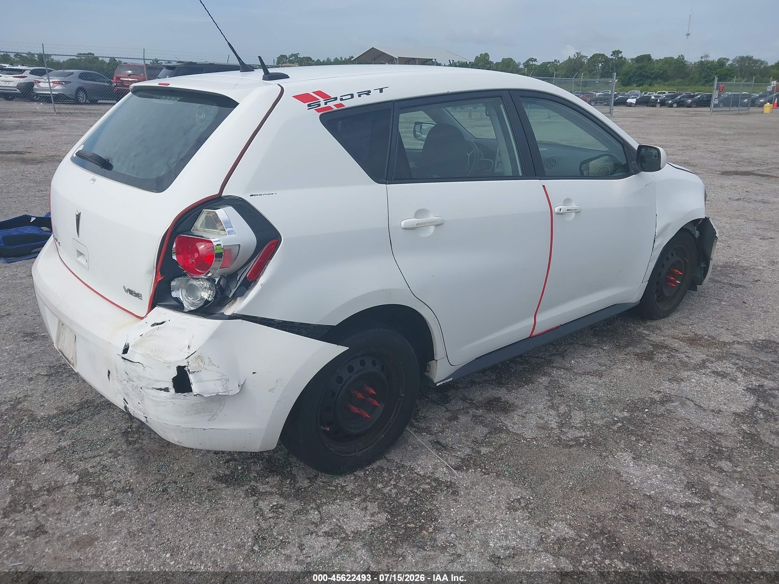 2010 Pontiac Vibe   White vin: 5Y2SP6E84AZ410206