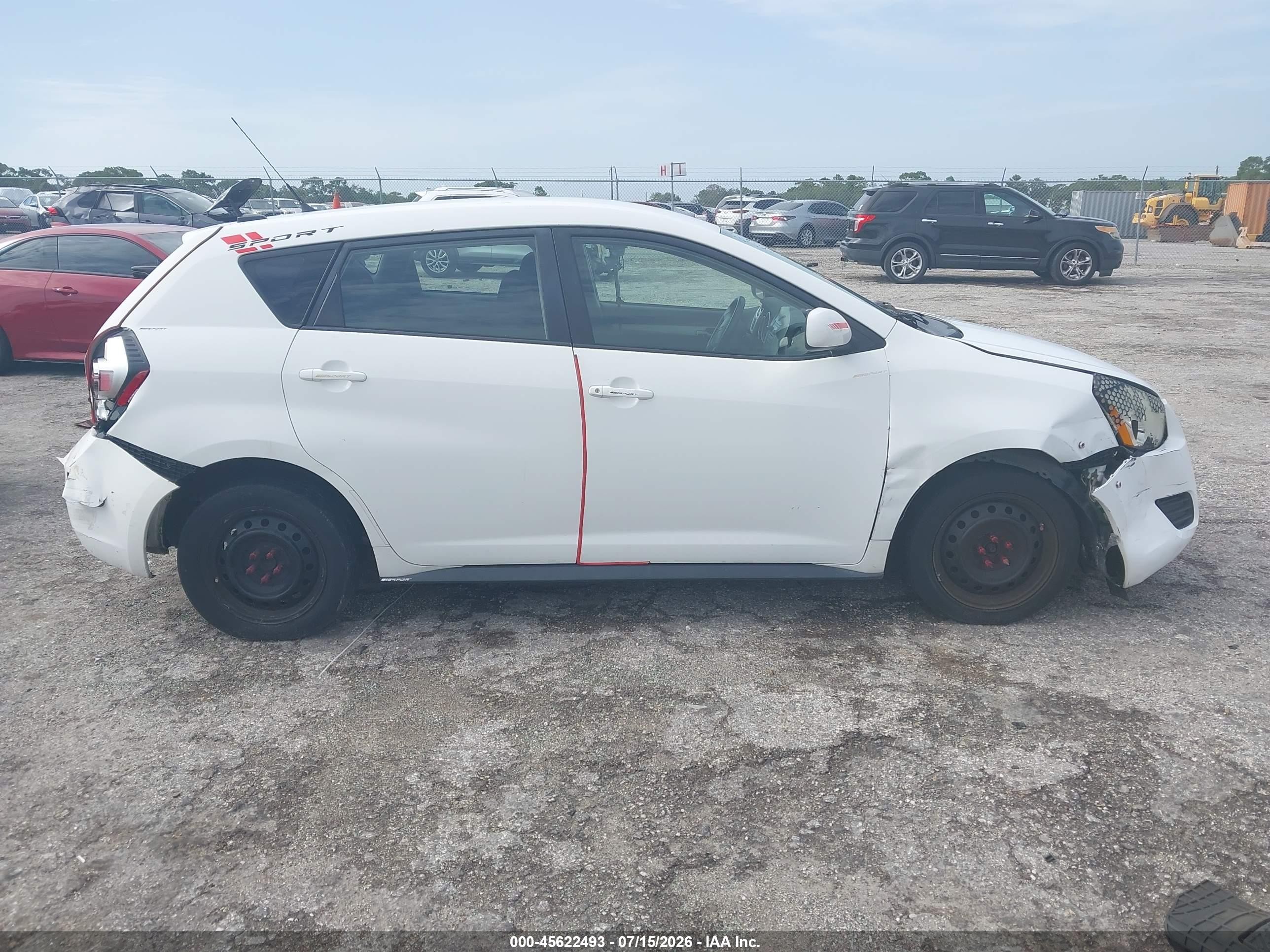 2010 Pontiac Vibe   White vin: 5Y2SP6E84AZ410206