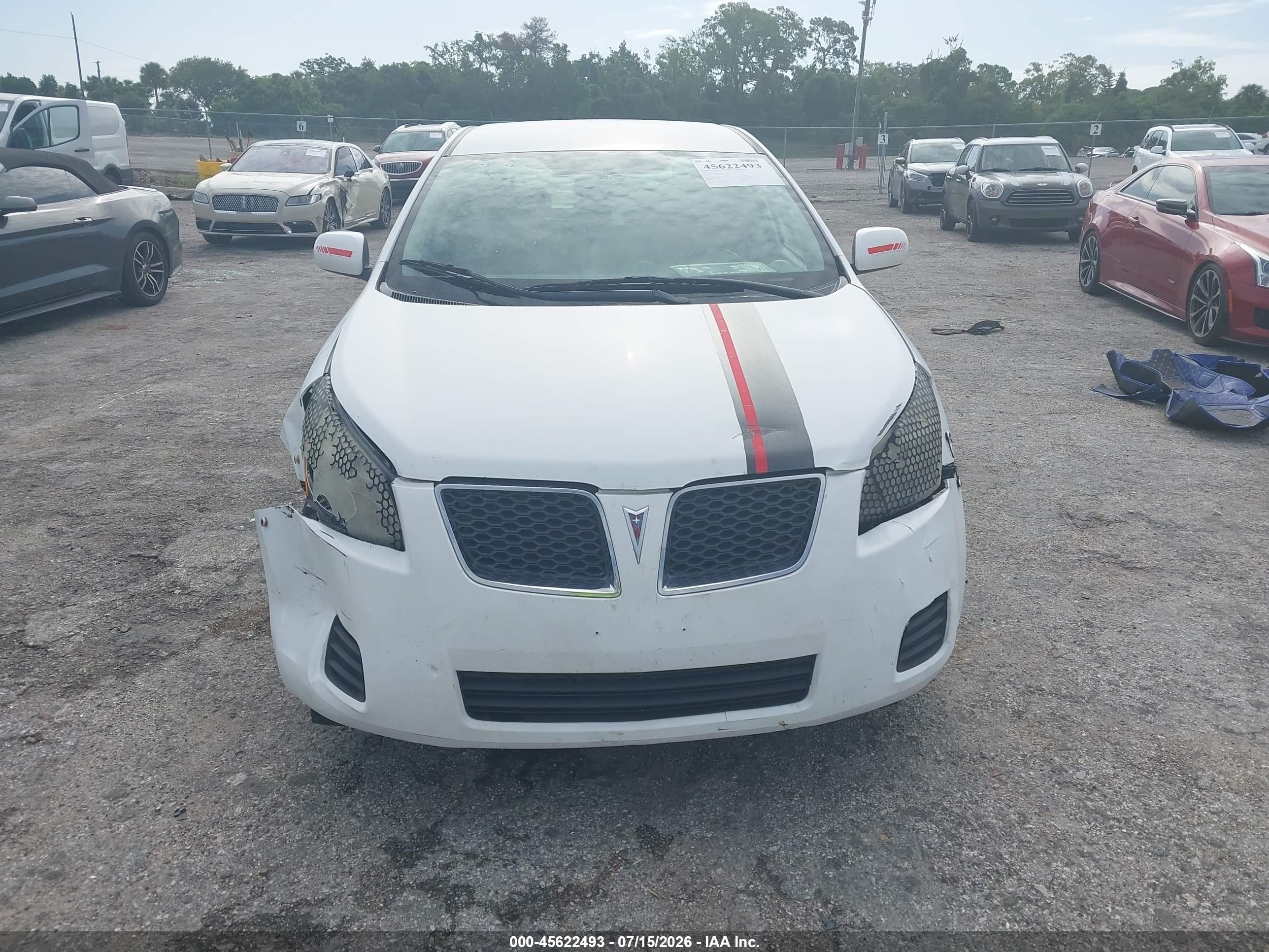 2010 Pontiac Vibe   White vin: 5Y2SP6E84AZ410206
