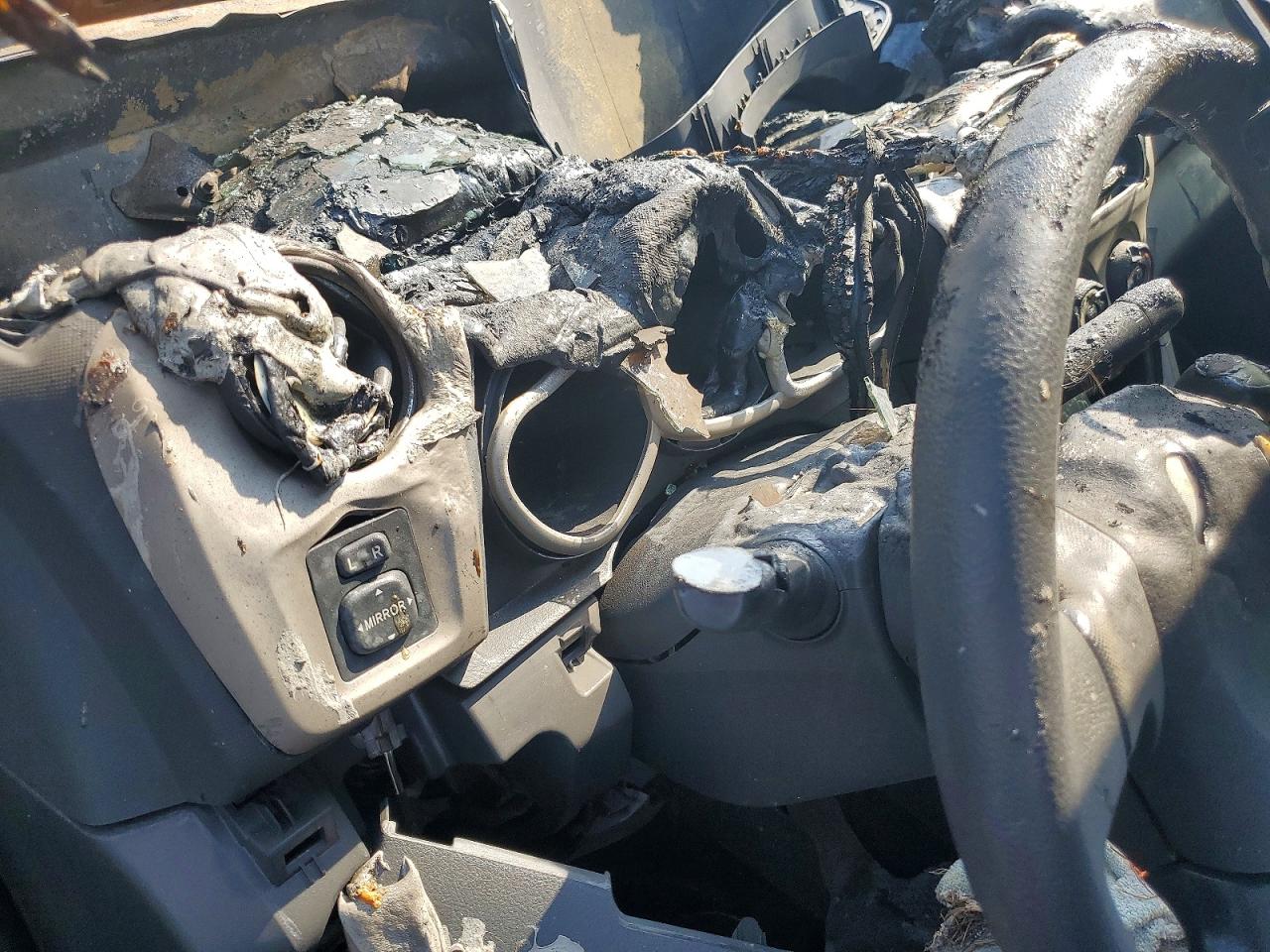 2010 Pontiac Vibe Серебряный vin: 5Y2SP6E84AZ412151