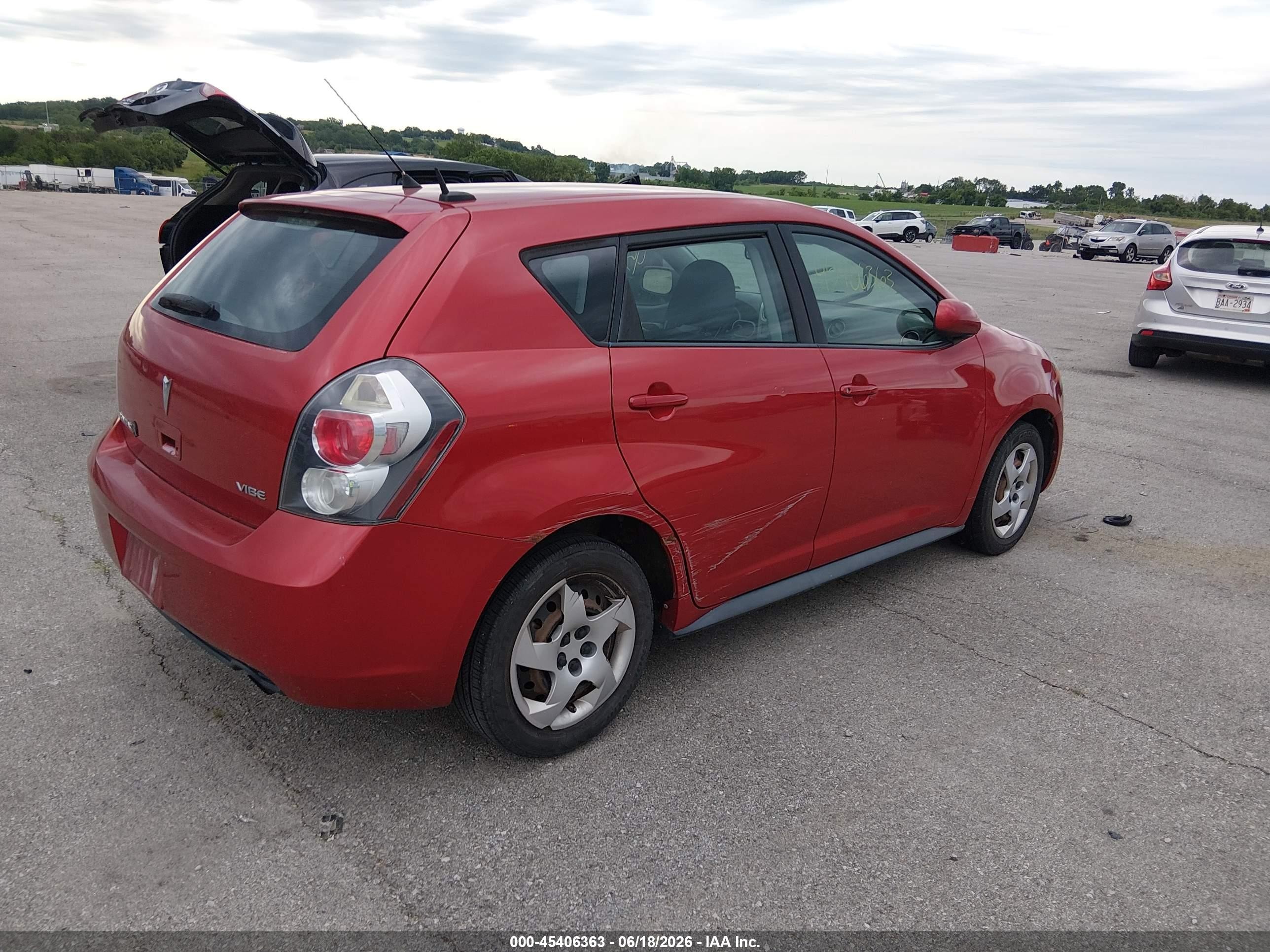 2010 Pontiac Vibe   Red vin: 5Y2SP6E86AZ411924