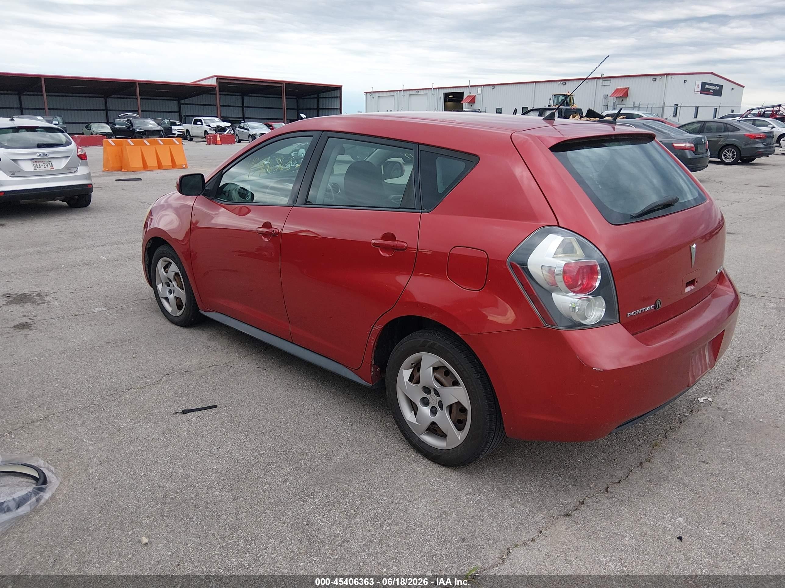 2010 Pontiac Vibe   Red vin: 5Y2SP6E86AZ411924