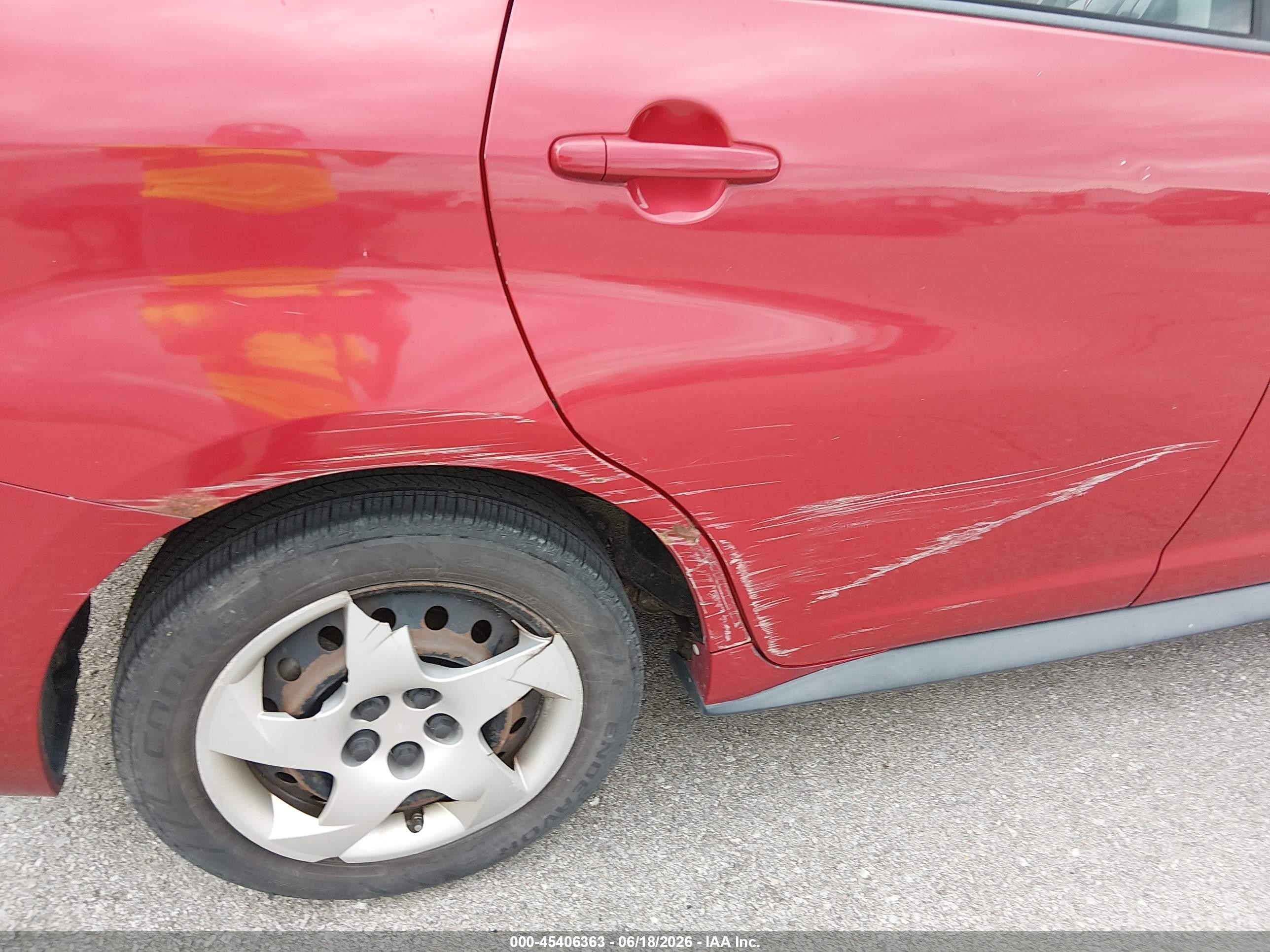 2010 Pontiac Vibe   Red vin: 5Y2SP6E86AZ411924