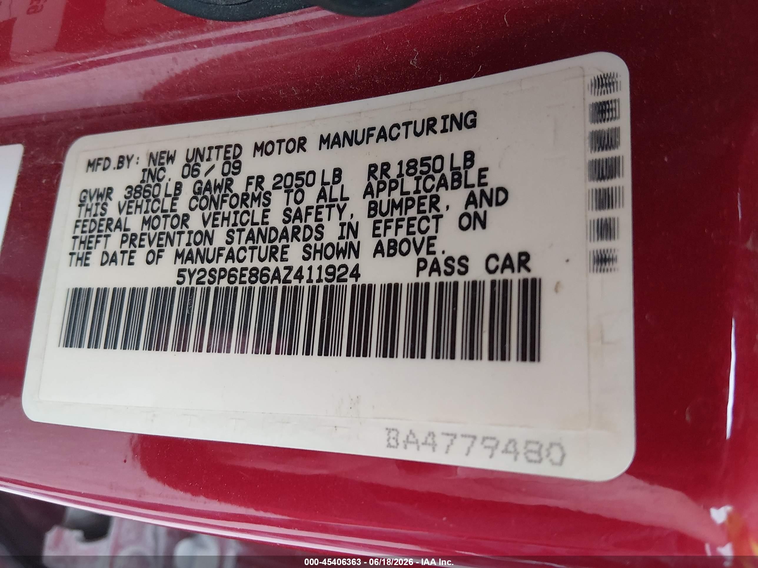 2010 Pontiac Vibe   Red vin: 5Y2SP6E86AZ411924