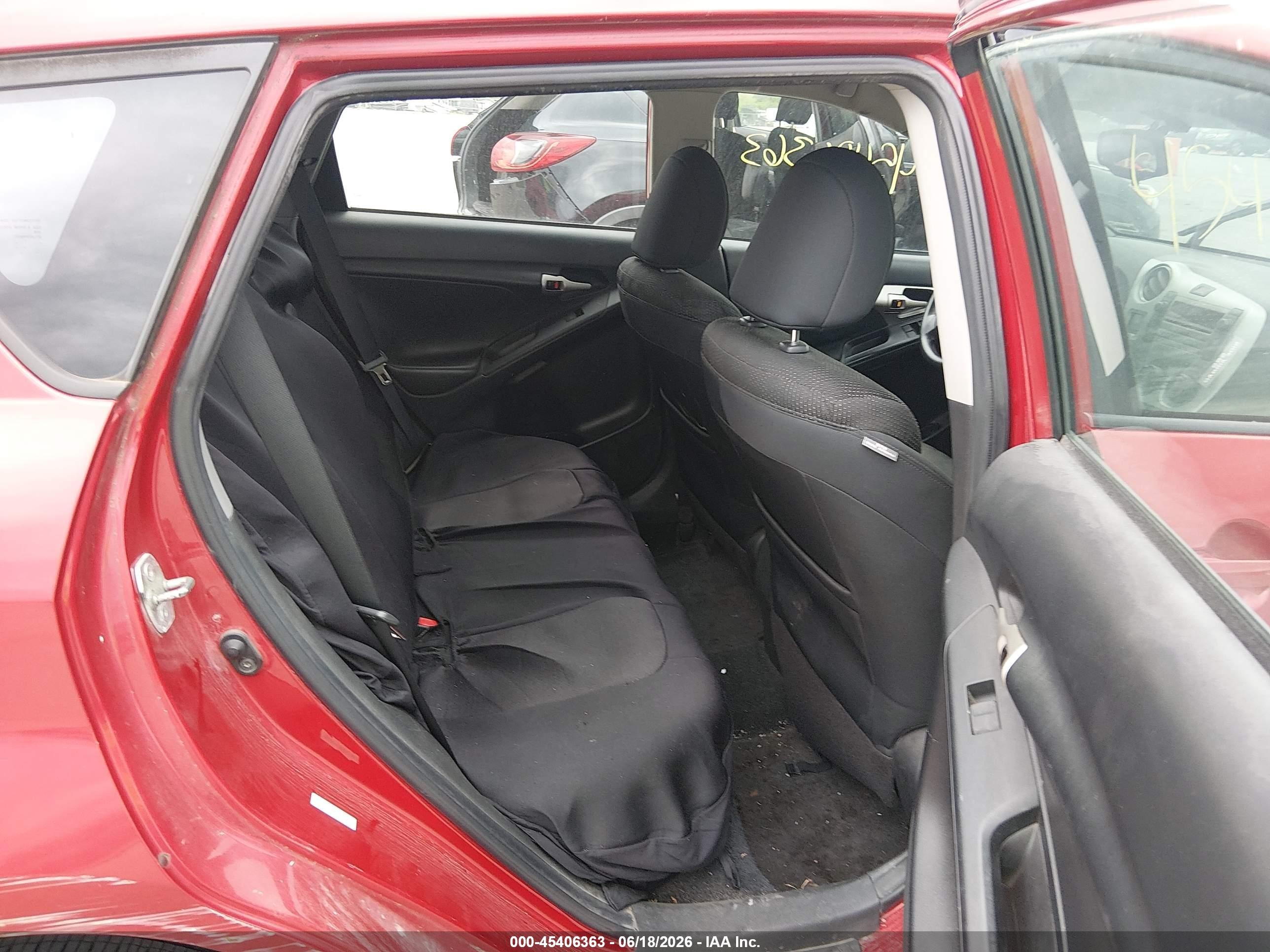 2010 Pontiac Vibe   Red vin: 5Y2SP6E86AZ411924