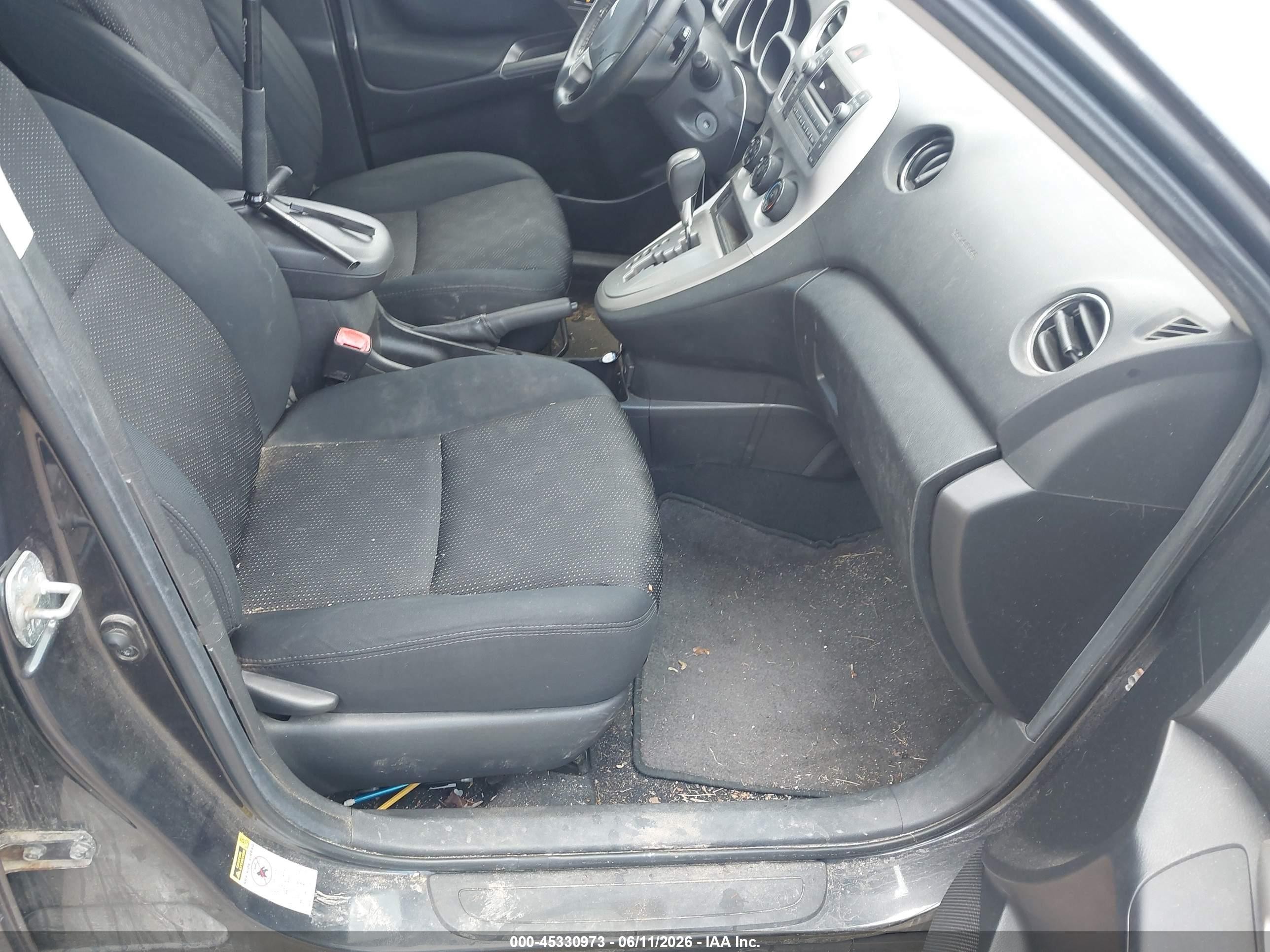 2010 Pontiac Vibe   Серый vin: 5Y2SP6E88AZ400116