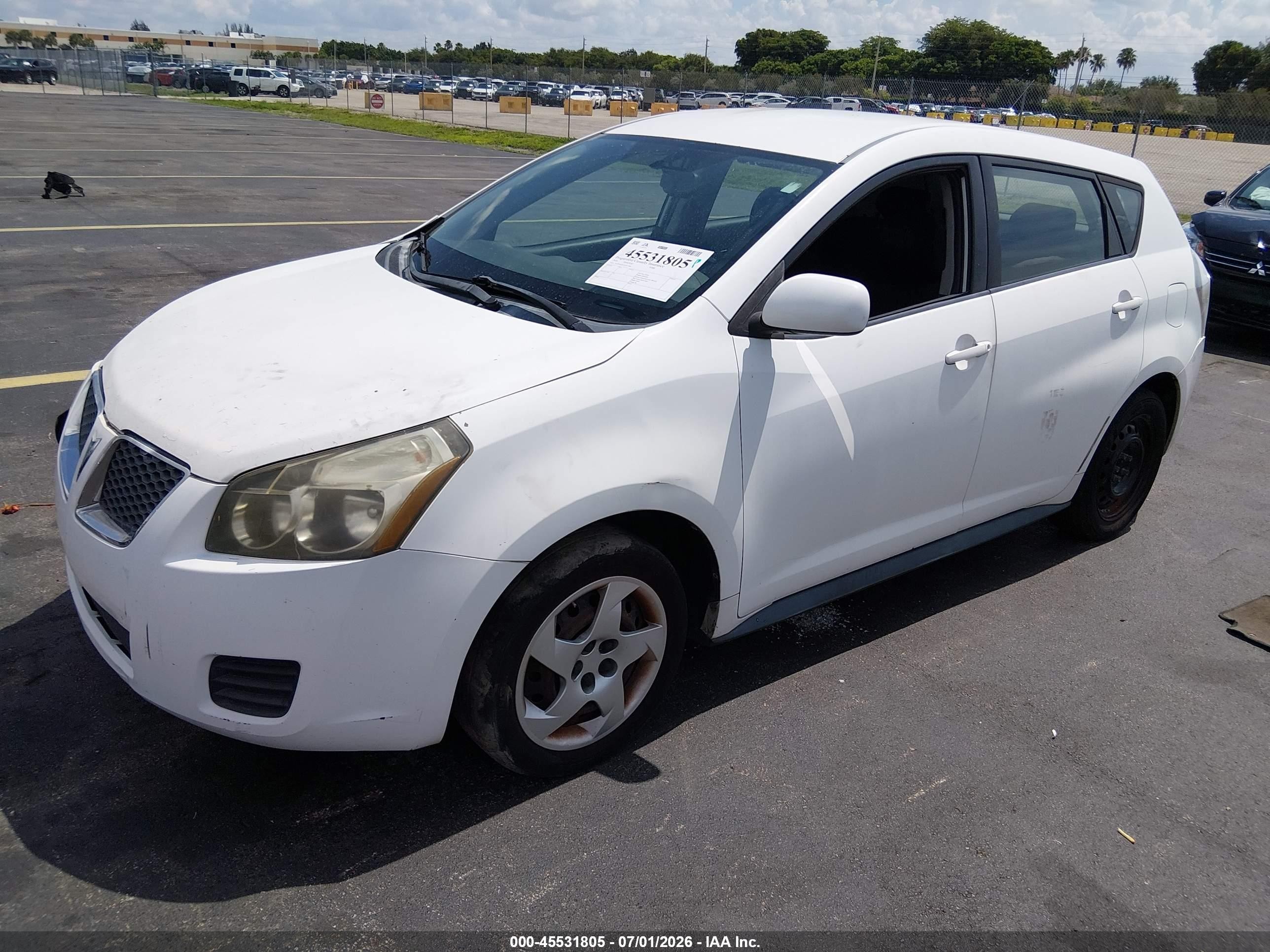2010 Pontiac Vibe   White vin: 5Y2SP6E8XAZ415586