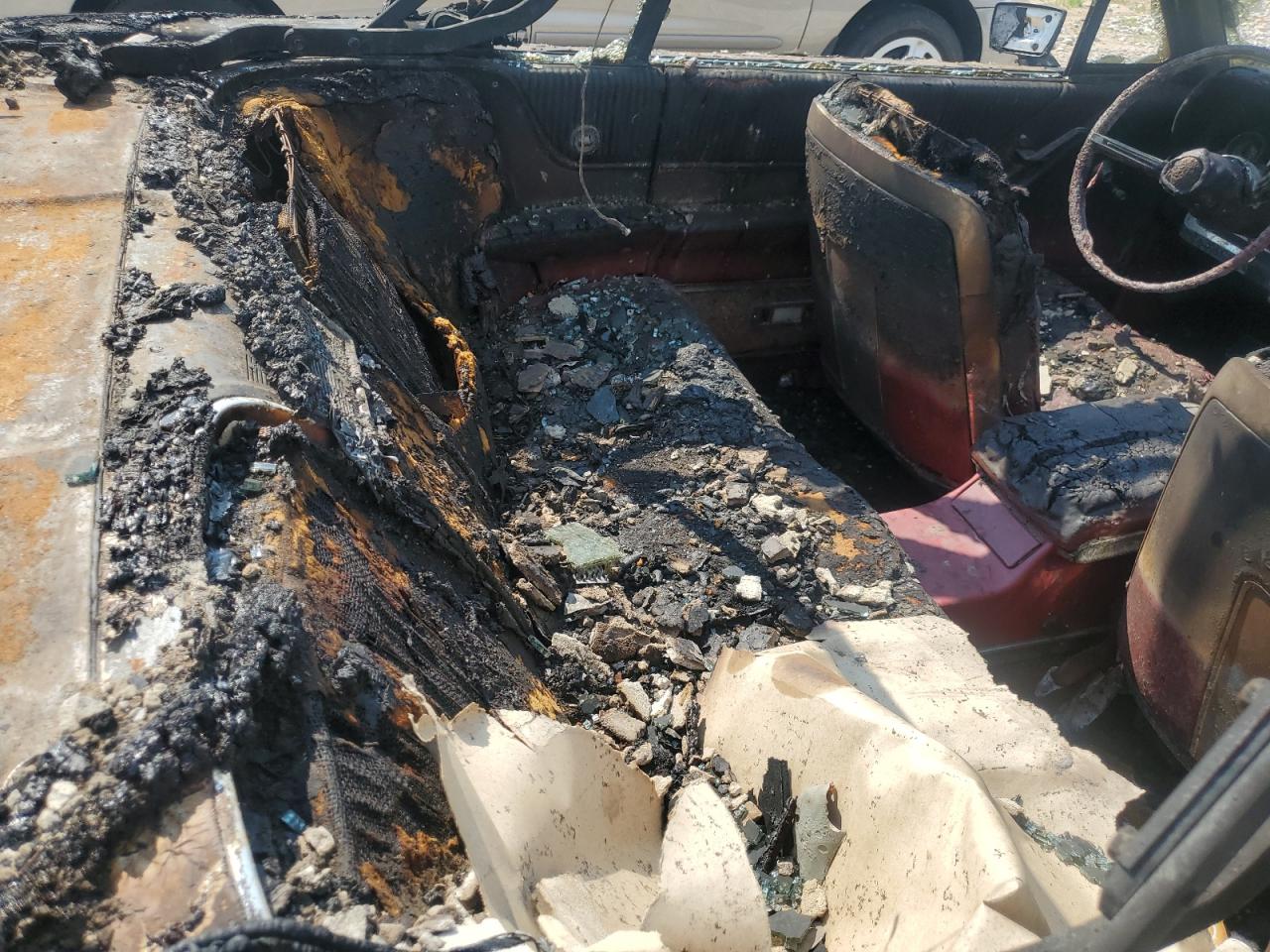 1965 Ford Thunderbir Burn vin: 5Y857105010
