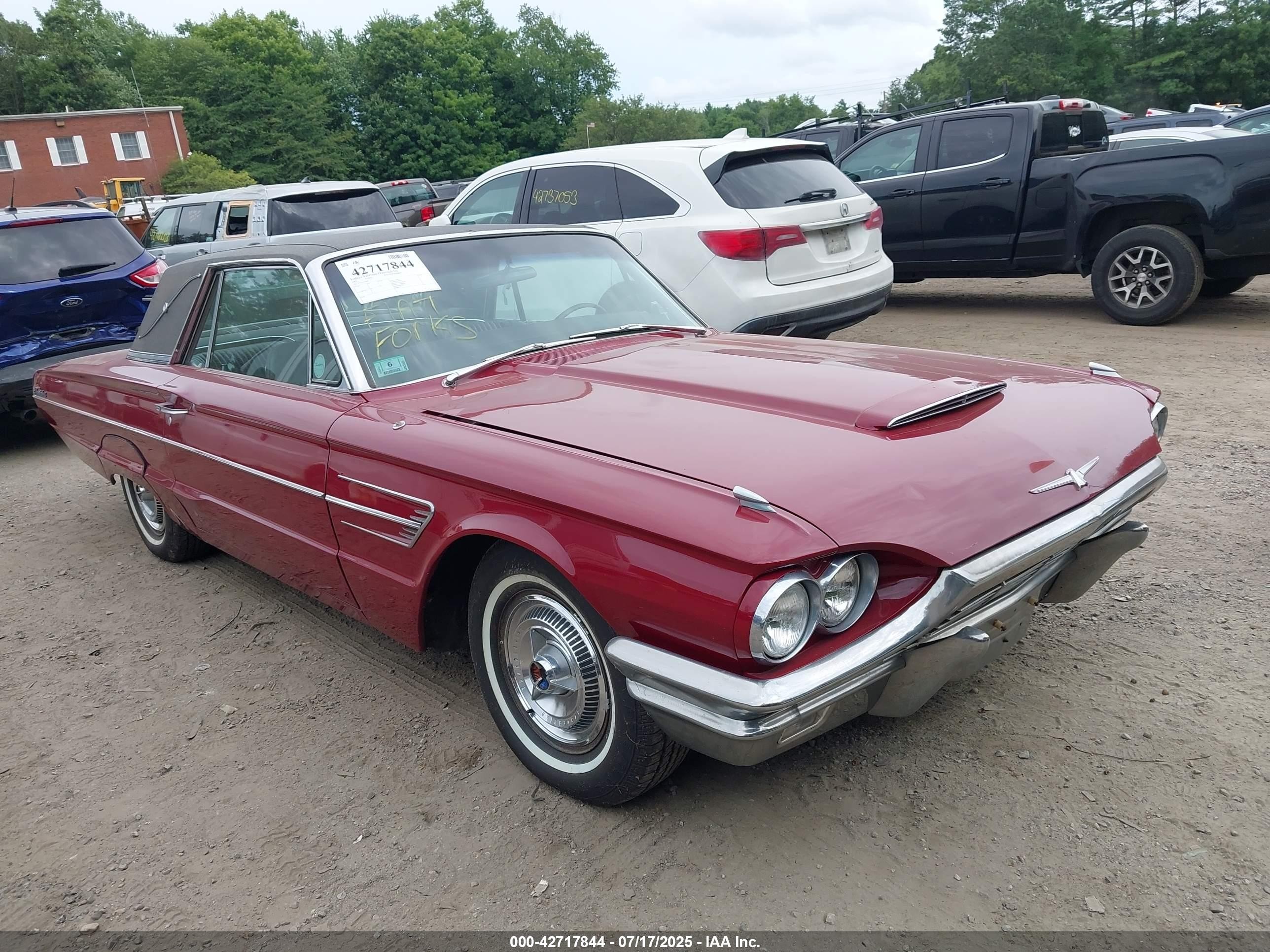 1965 Ford Thunderbird   Red vin: 5Y87Z130084      