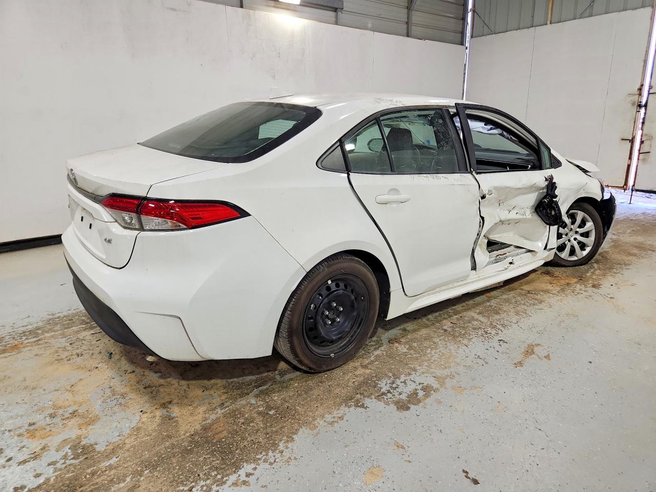 2024 Toyota Corolla Le White vin: 5YFB4MDE0RP112438