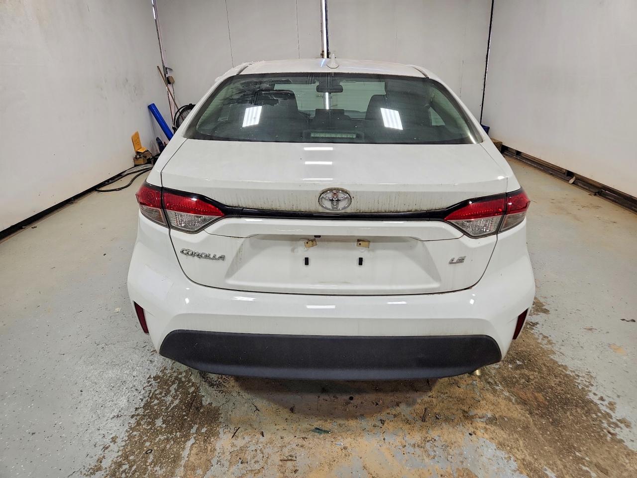 2024 Toyota Corolla Le White vin: 5YFB4MDE0RP112438