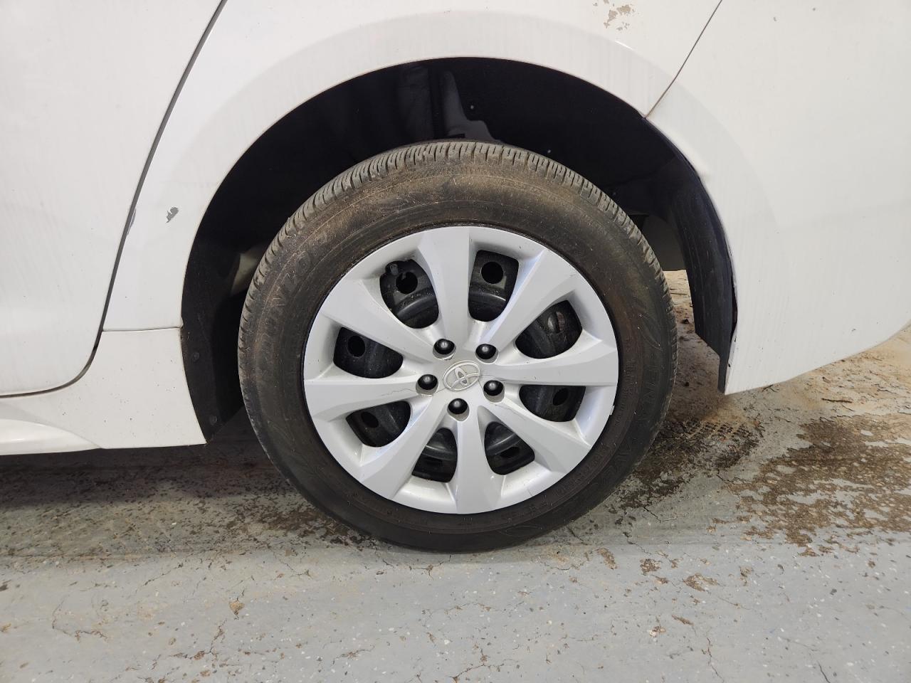 2024 Toyota Corolla Le White vin: 5YFB4MDE0RP112438 Damage: Left Qtr Panel, Heavy Scratch, 2 To 3 Inches