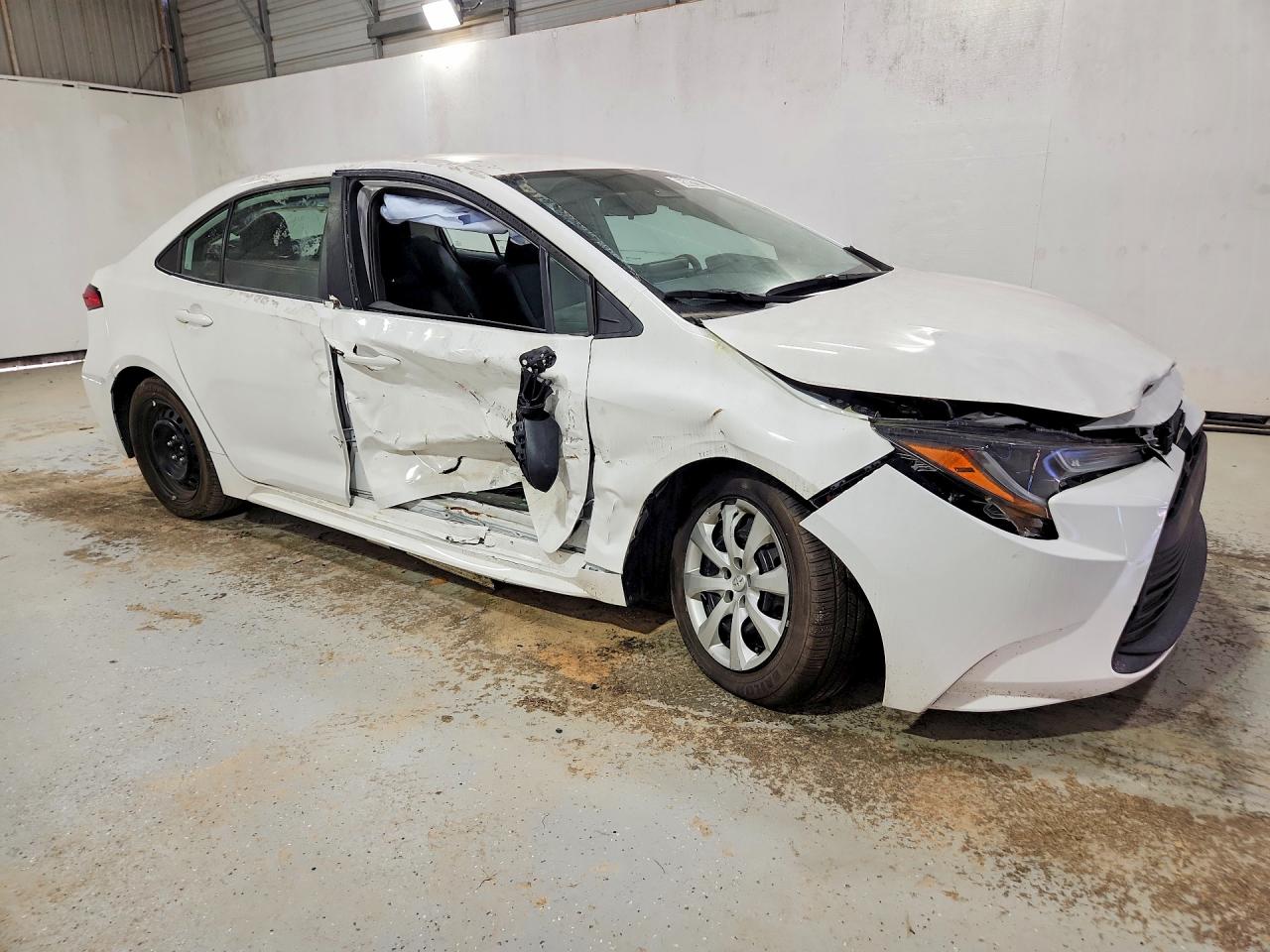 2024 Toyota Corolla Le White vin: 5YFB4MDE0RP112438