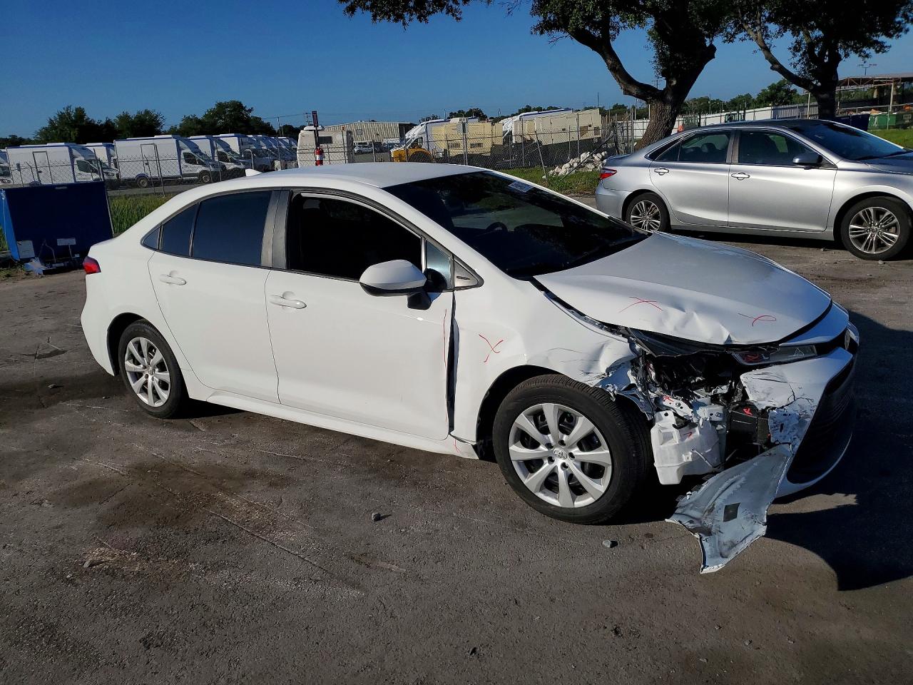 2024 Toyota Corolla Le White vin: 5YFB4MDE0RP169996