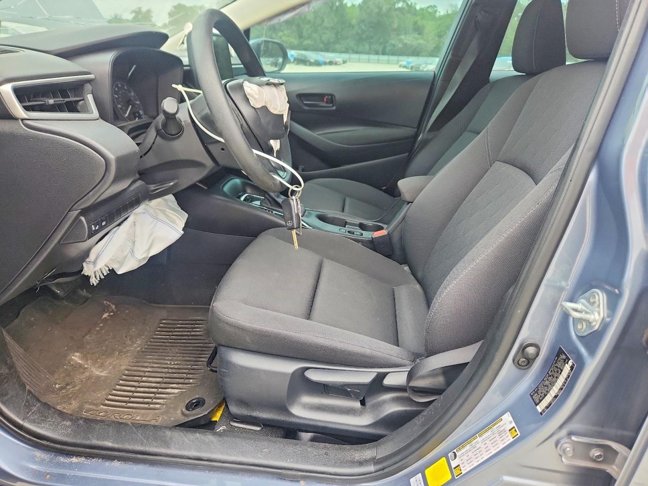 2024 Toyota Corolla Le Blue vin: 5YFB4MDE0RP180366