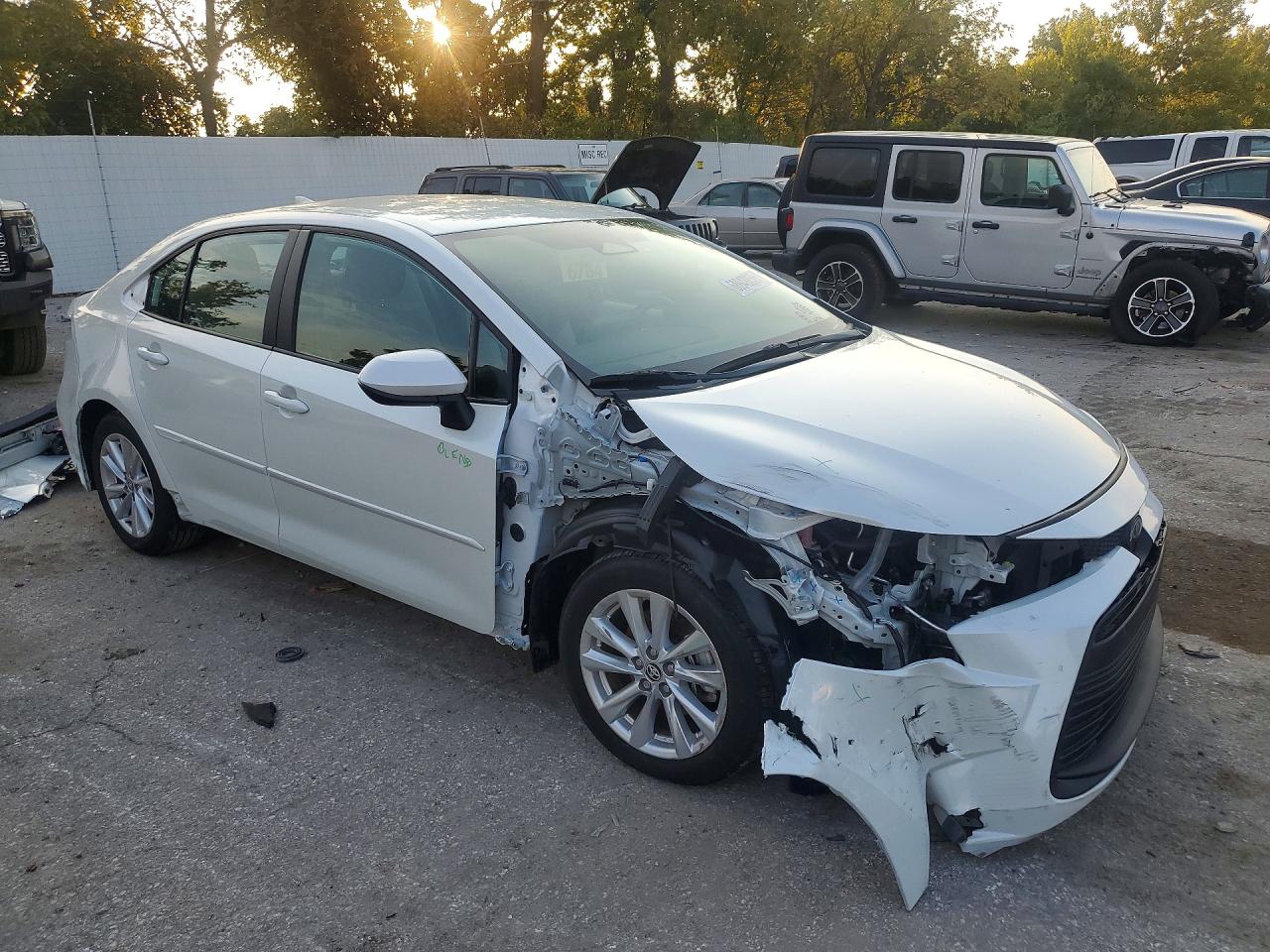 2024 Toyt Corolla White vin: 5YFB4MDE0RP219036