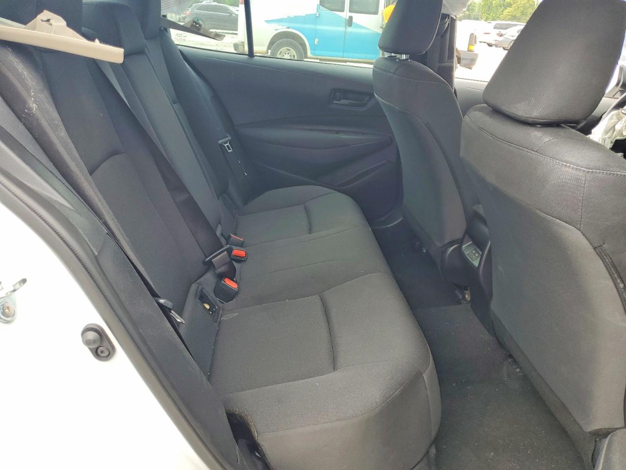 2025 Toyota Corolla Le White vin: 5YFB4MDE0SP300527