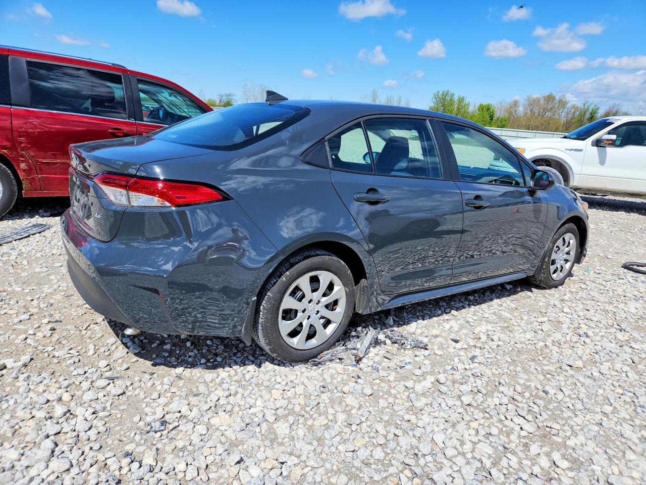 2025 Toyota Corolla Le Gray vin: 5YFB4MDE0SP300995