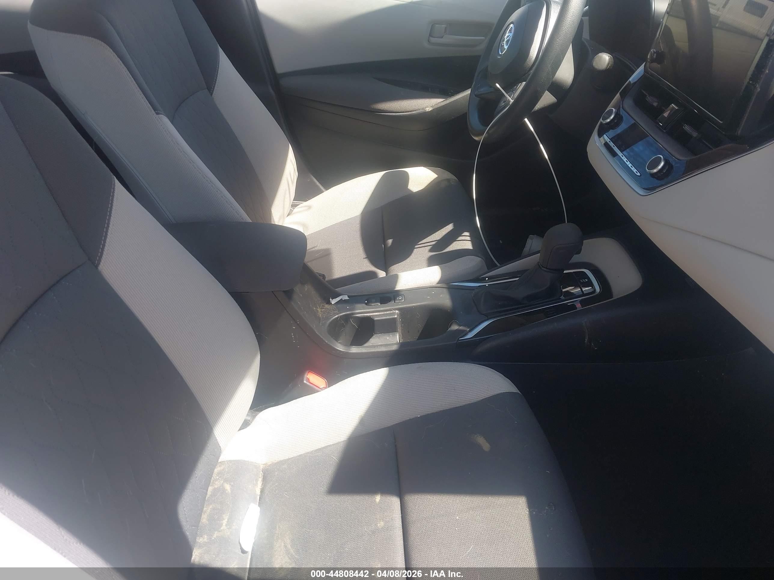 2026 Toyota Corolla Le Blue vin: 5YFB4MDE0TP396502