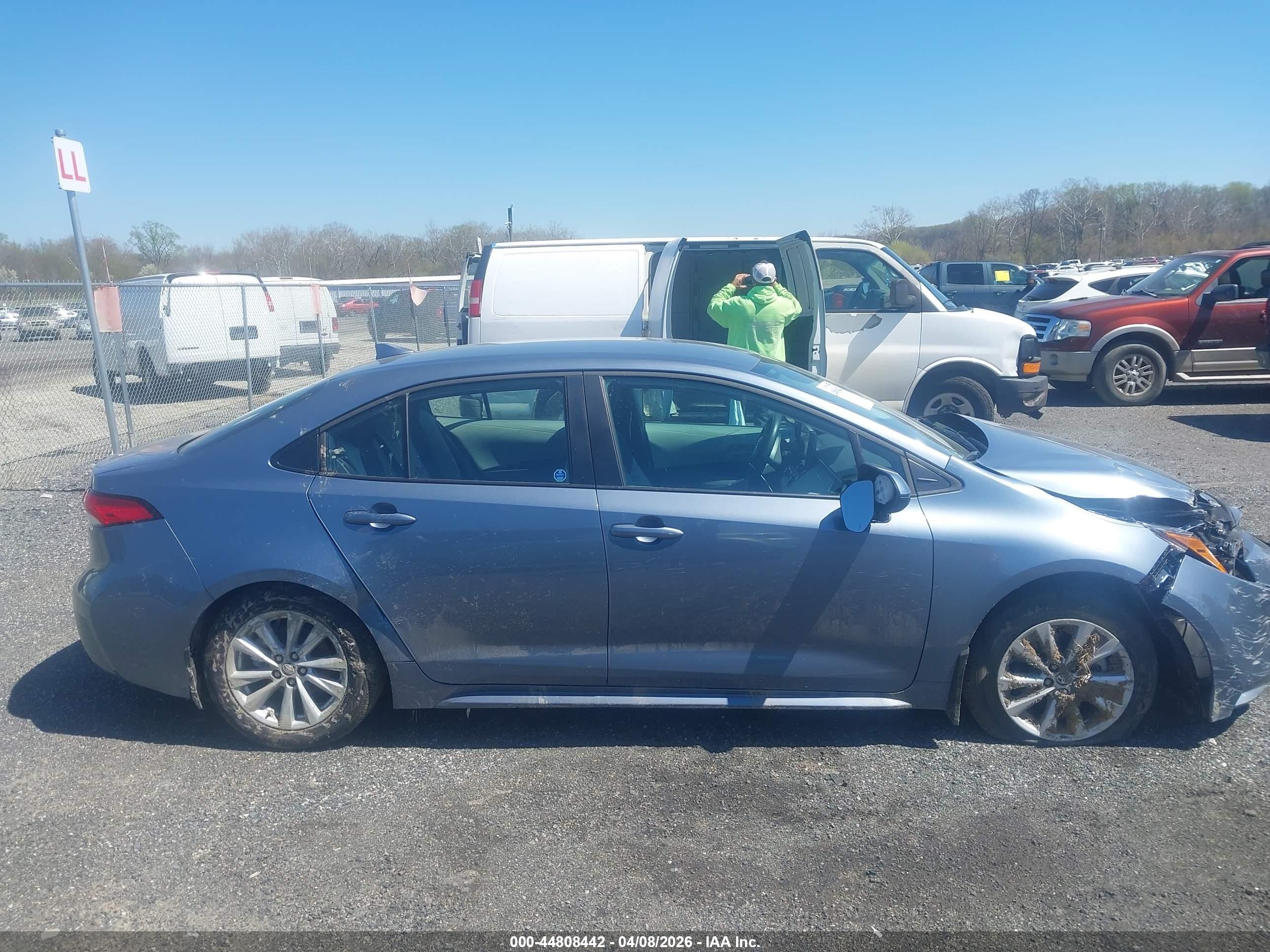 2026 Toyota Corolla Le Blue vin: 5YFB4MDE0TP396502