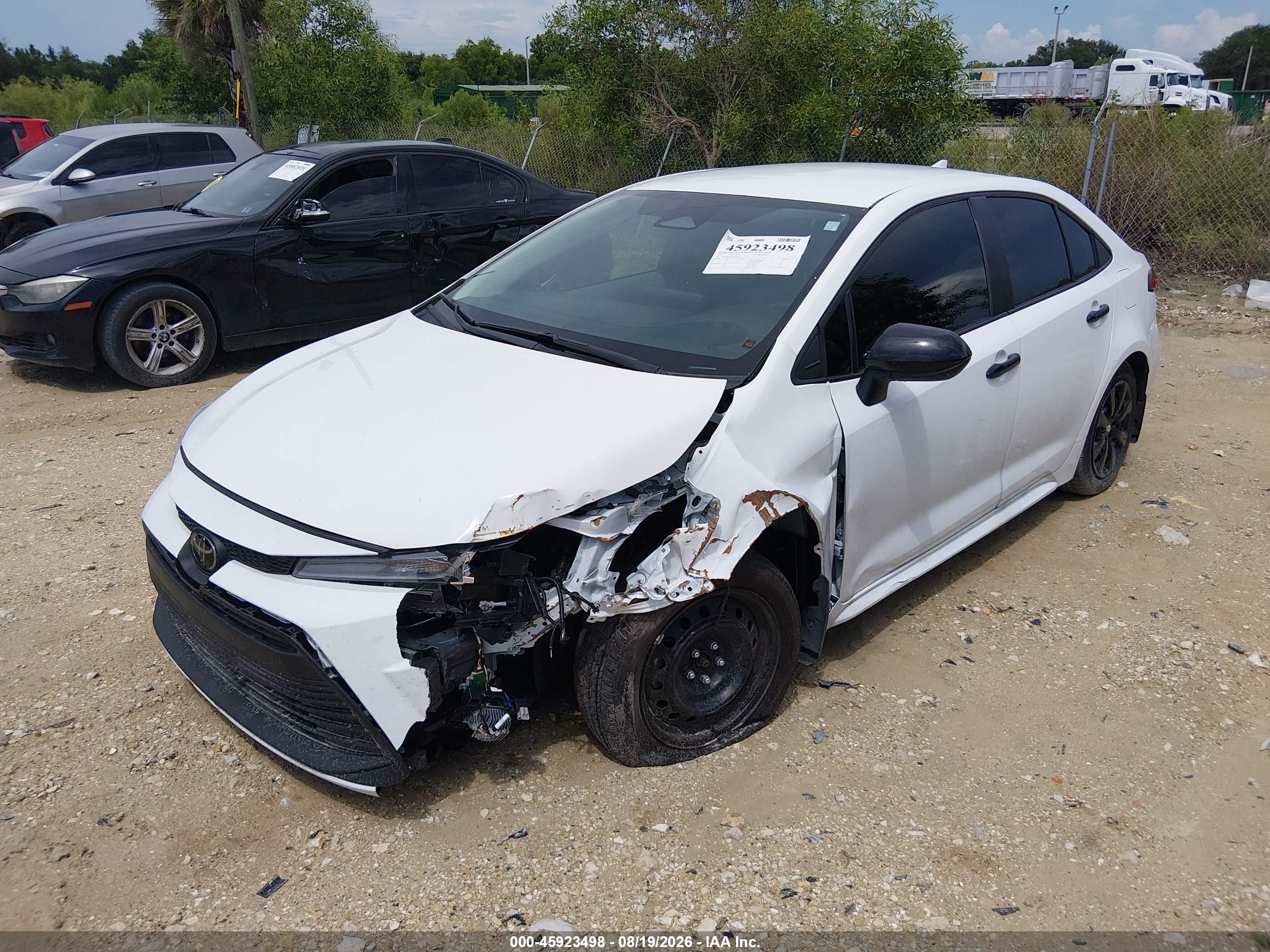 2025 Toyota Corolla Le White vin: 5YFB4MDE1SP353687