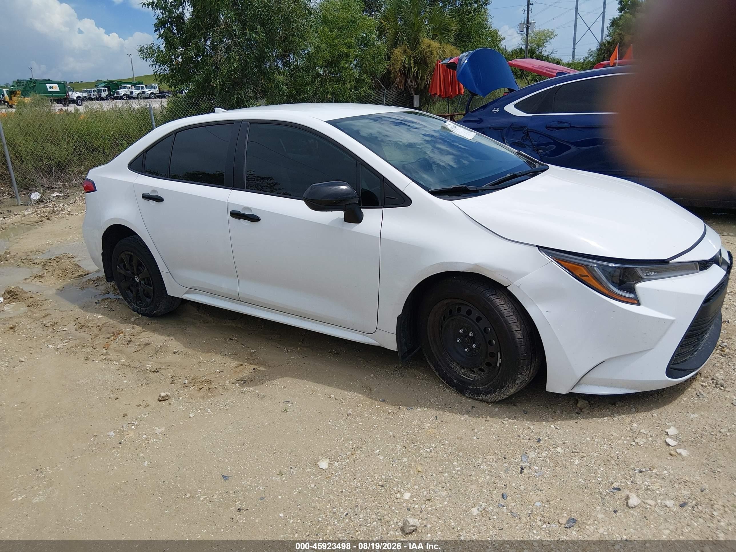 2025 Toyota Corolla Le White vin: 5YFB4MDE1SP353687