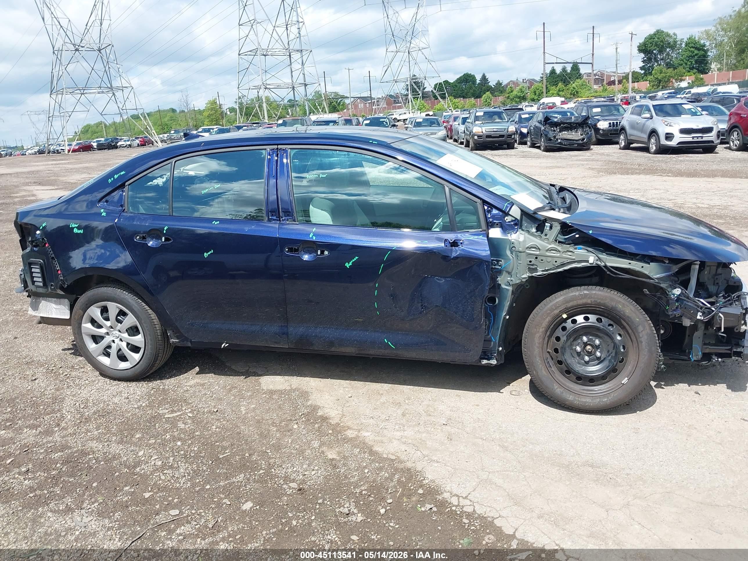 2026 Toyota Corolla Le Blue vin: 5YFB4MDE1TP392748