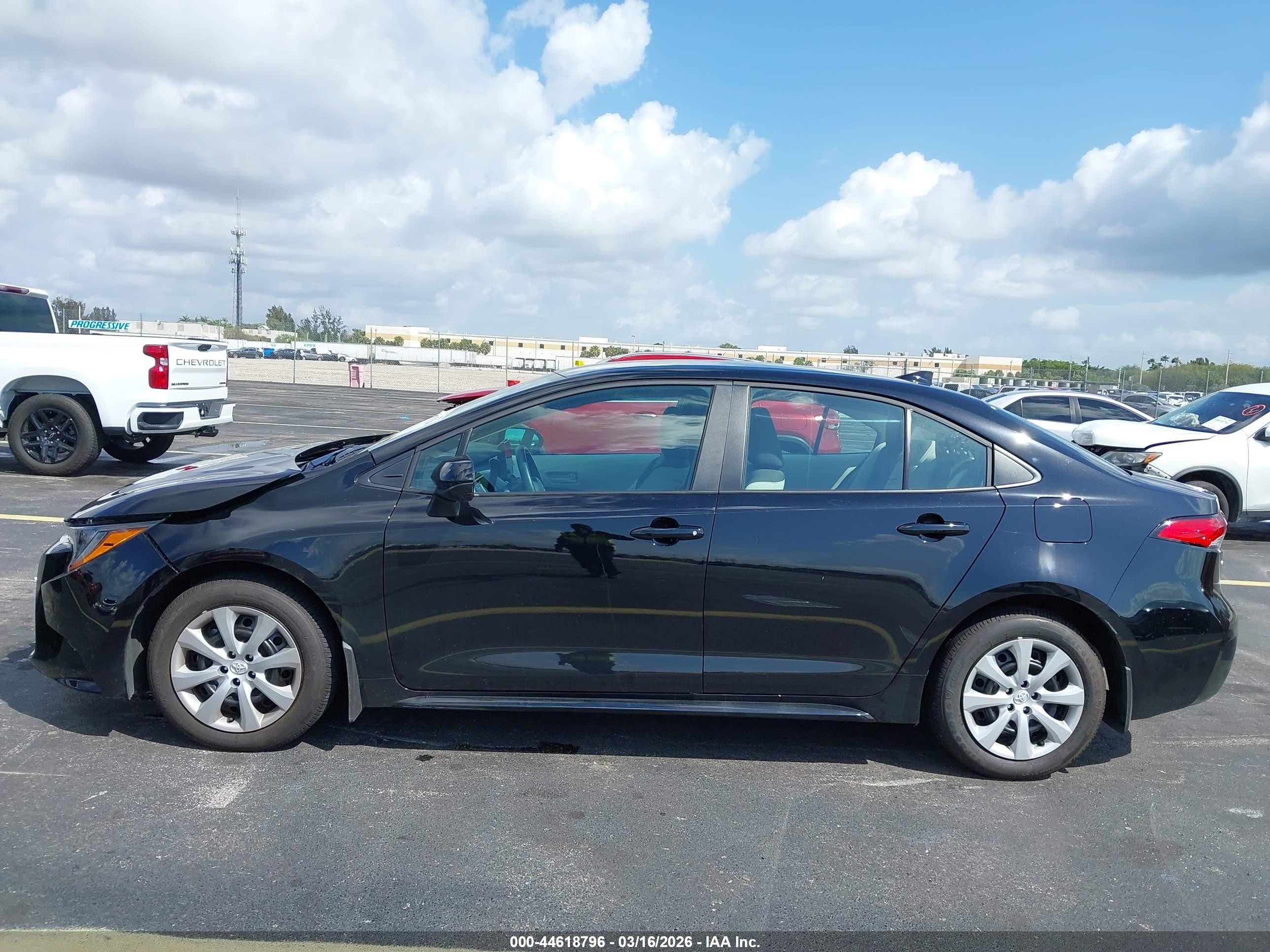 2026 Toyota Corolla Le Black vin: 5YFB4MDE1TP407815