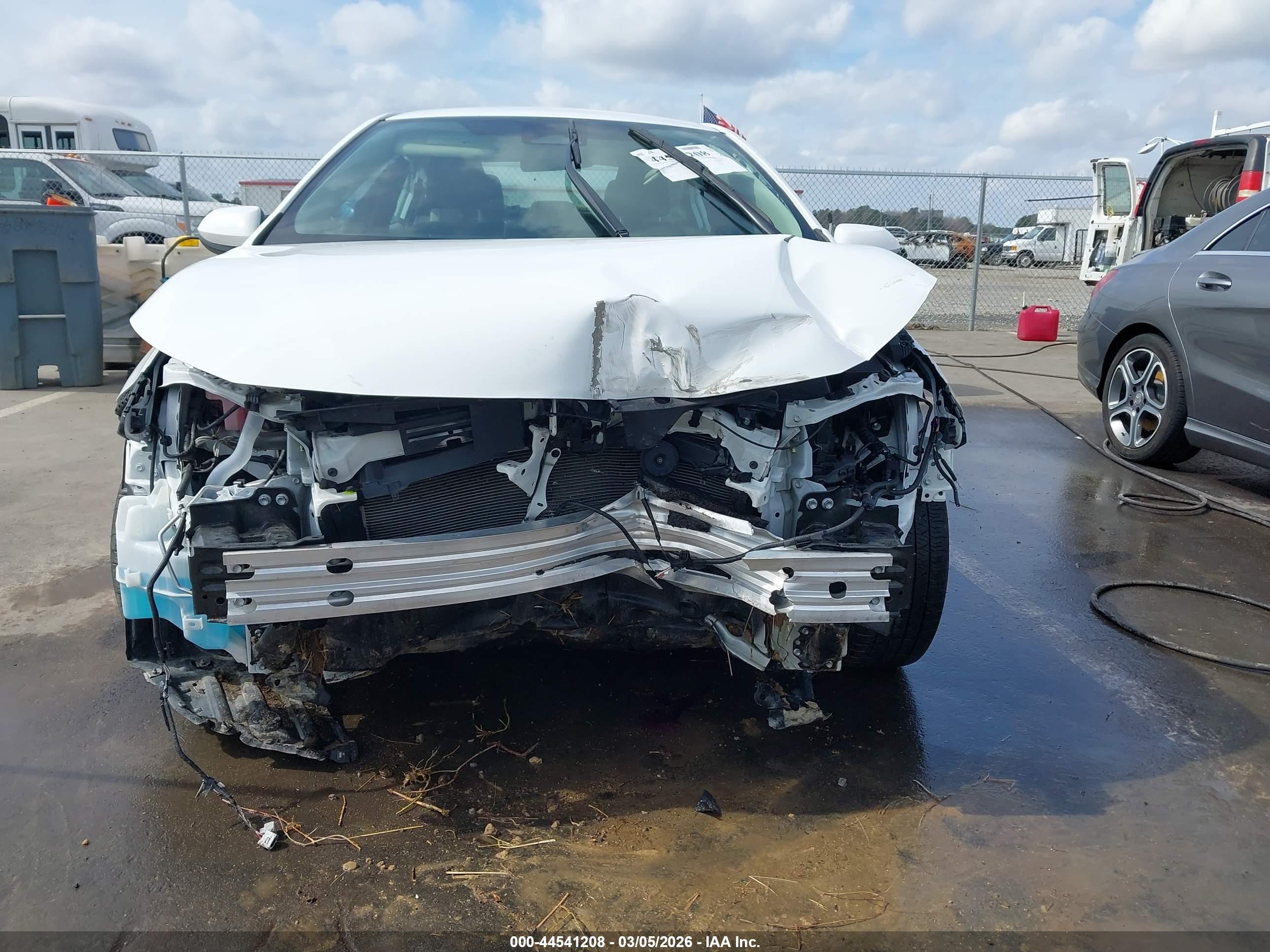 2023 Toyota Corolla Le White vin: 5YFB4MDE2PP002990