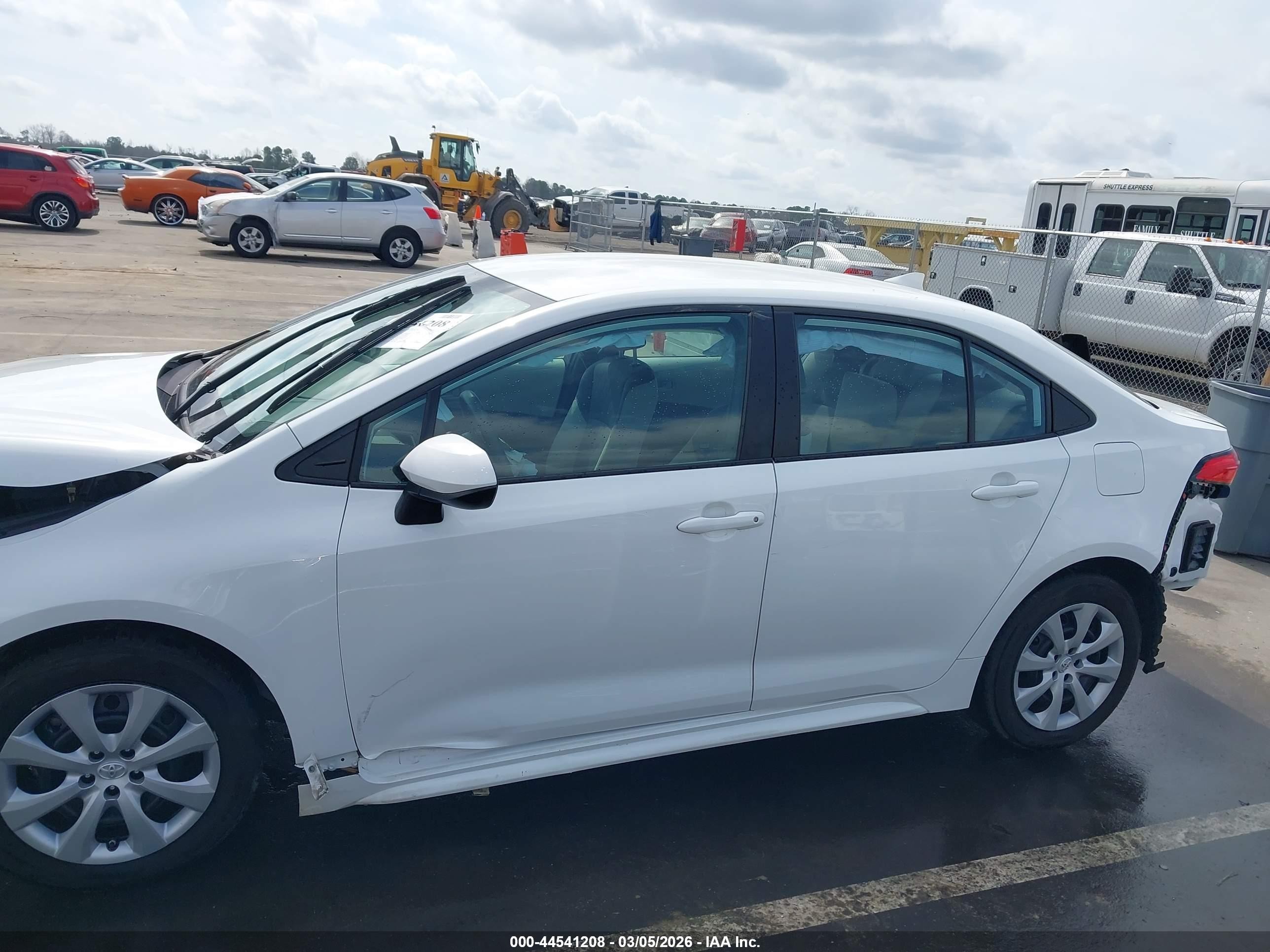 2023 Toyota Corolla Le White vin: 5YFB4MDE2PP002990