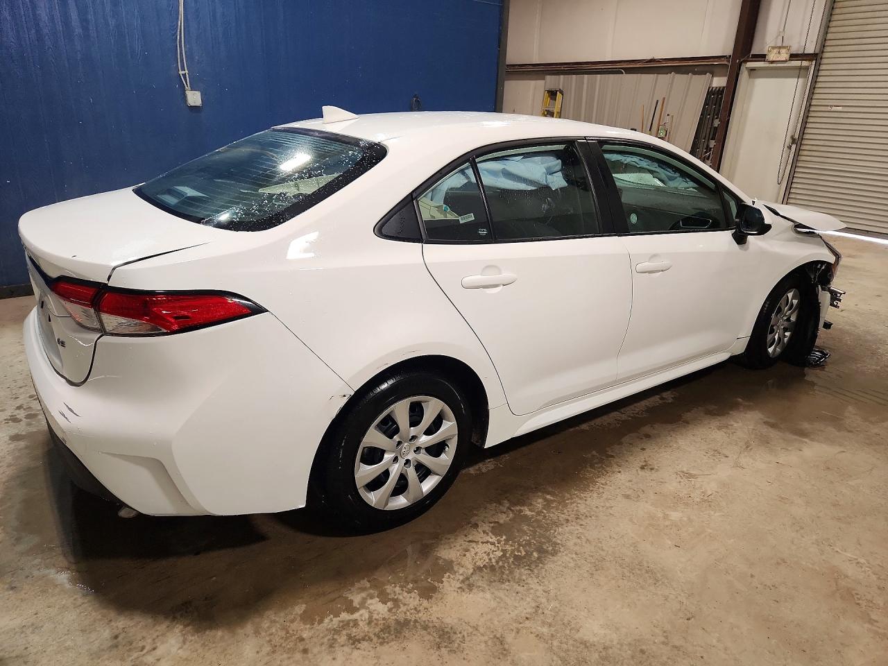 2024 Toyota Corolla Le White vin: 5YFB4MDE2RP150396