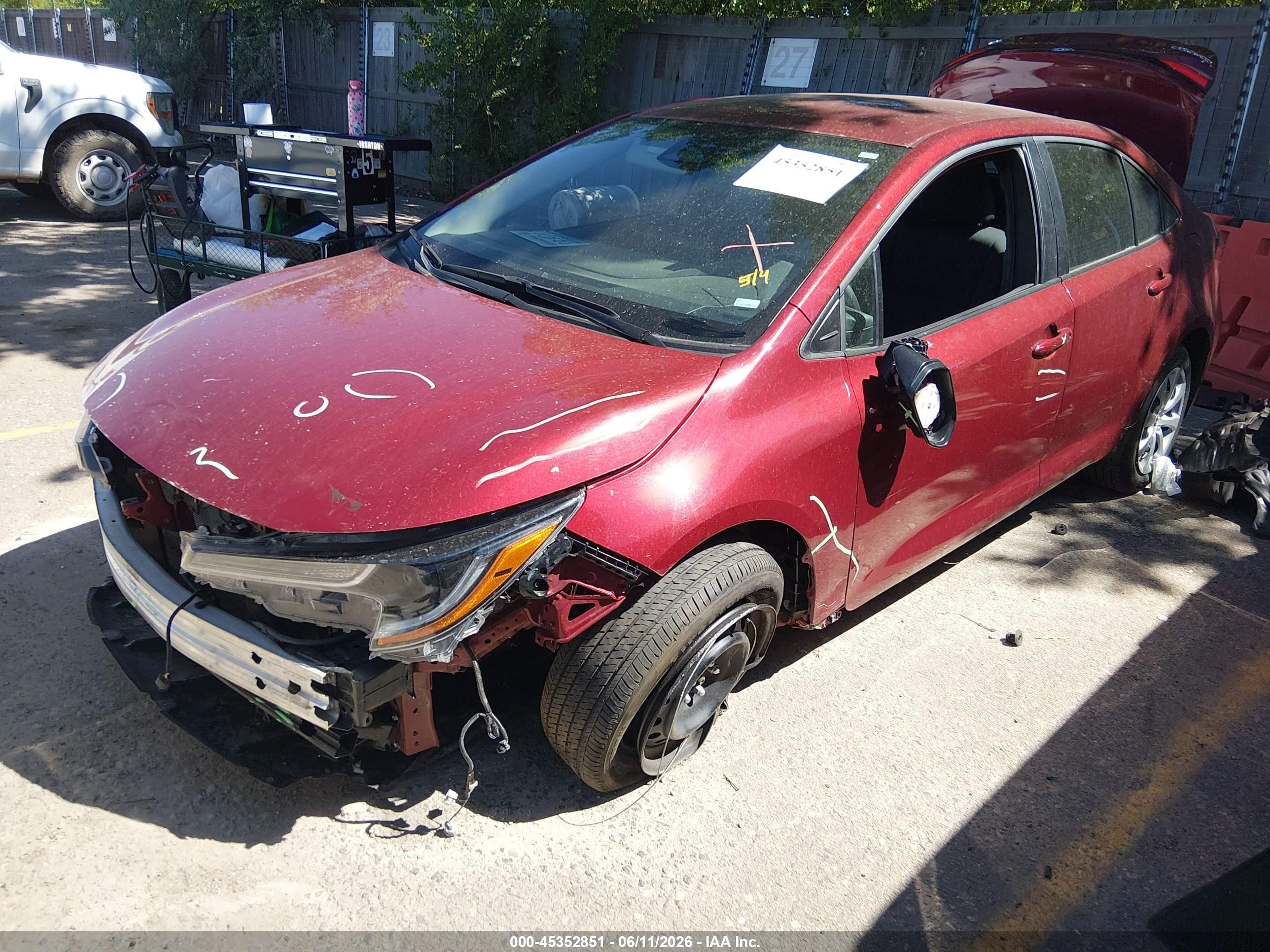 2025 Toyota Corolla Le Red vin: 5YFB4MDE2SP245613