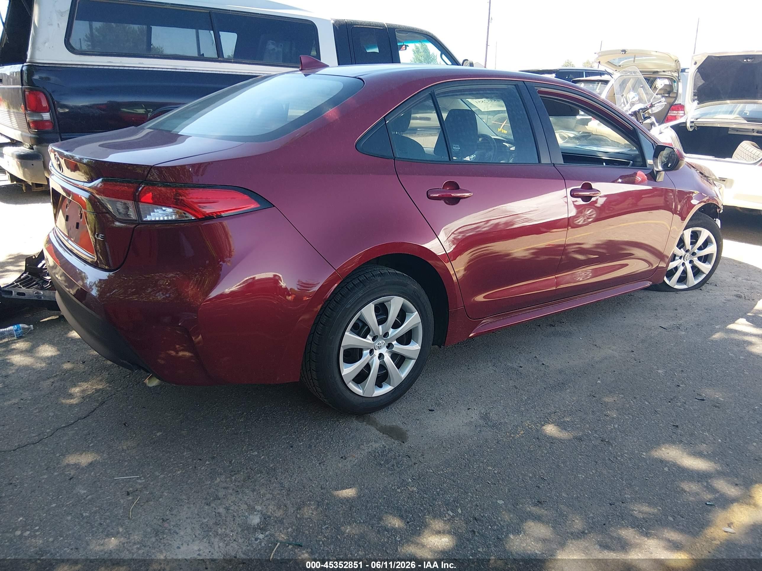 2025 Toyota Corolla Le Red vin: 5YFB4MDE2SP245613