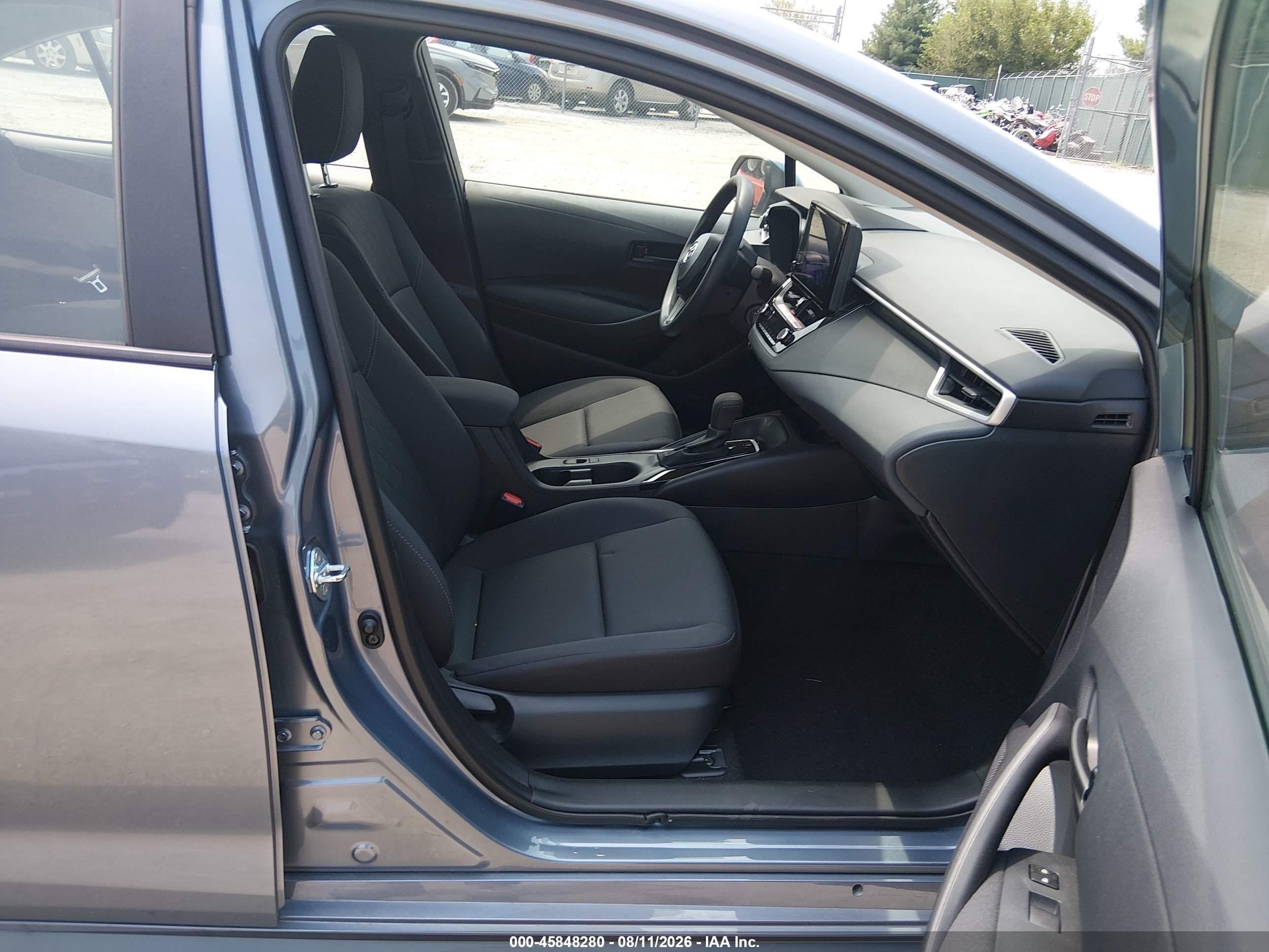 2025 Toyota Corolla Le Gray vin: 5YFB4MDE3SP255079