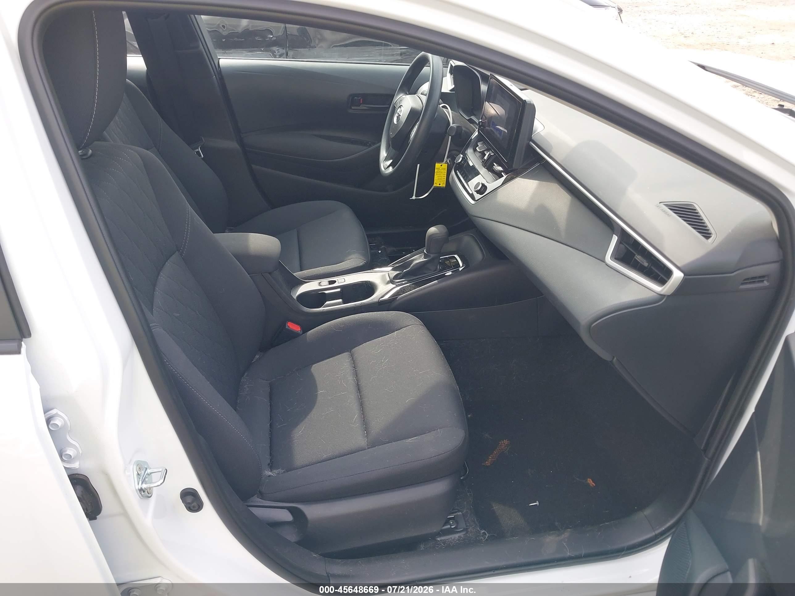 2025 Toyota Corolla Le White vin: 5YFB4MDE3SP324420