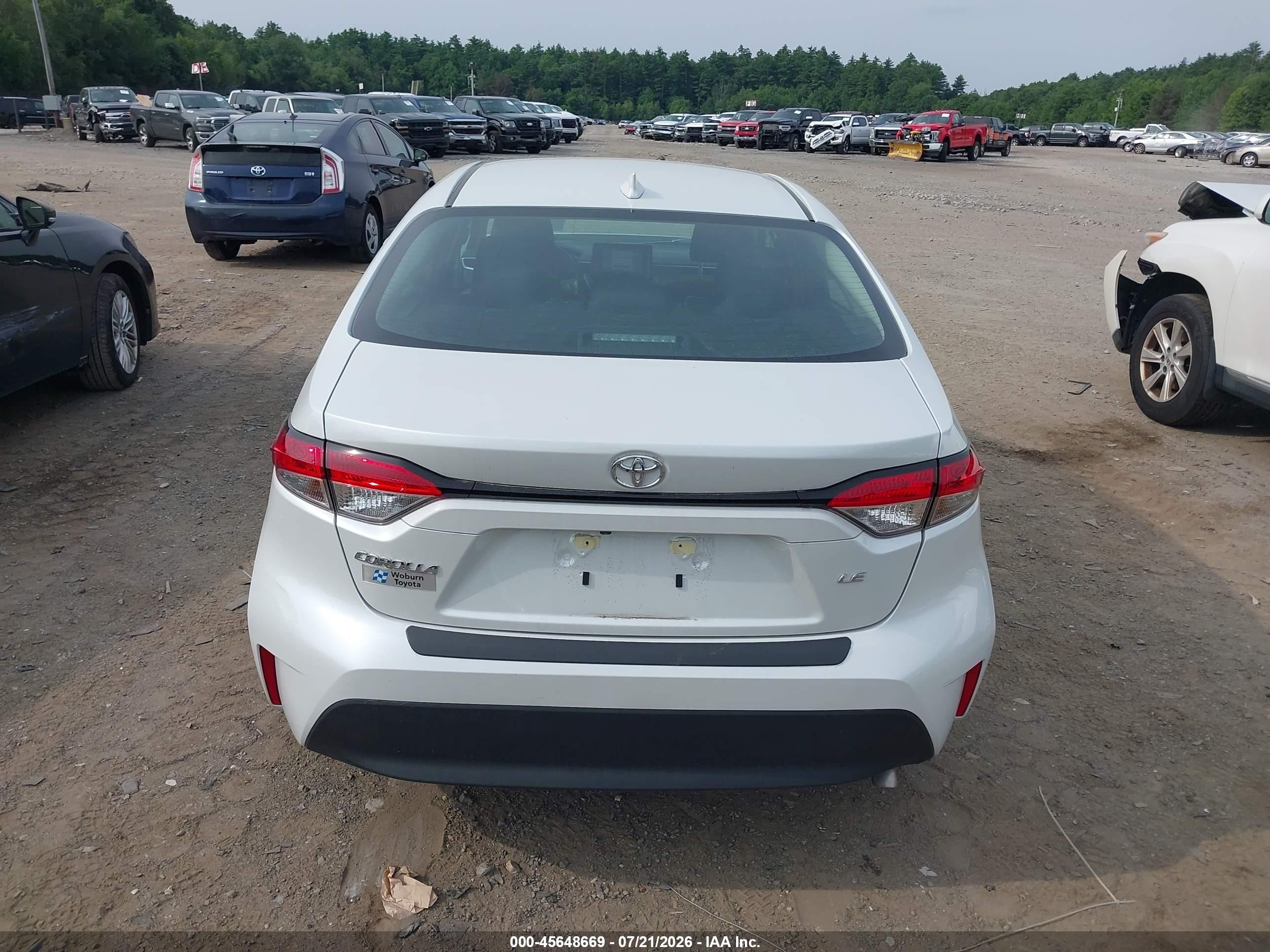 2025 Toyota Corolla Le White vin: 5YFB4MDE3SP324420