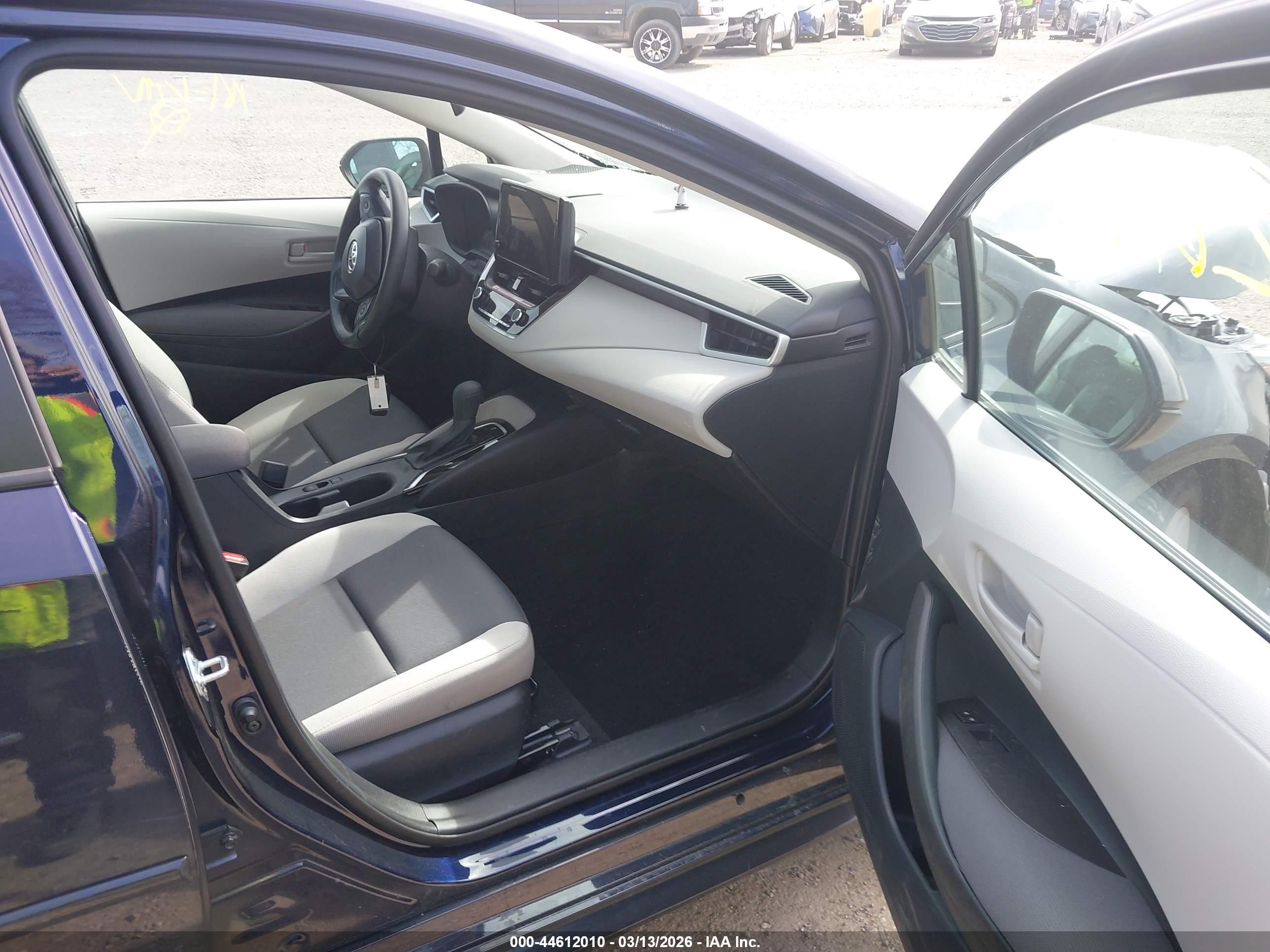 2025 Toyota Corolla Le Blue vin: 5YFB4MDE3SP351939