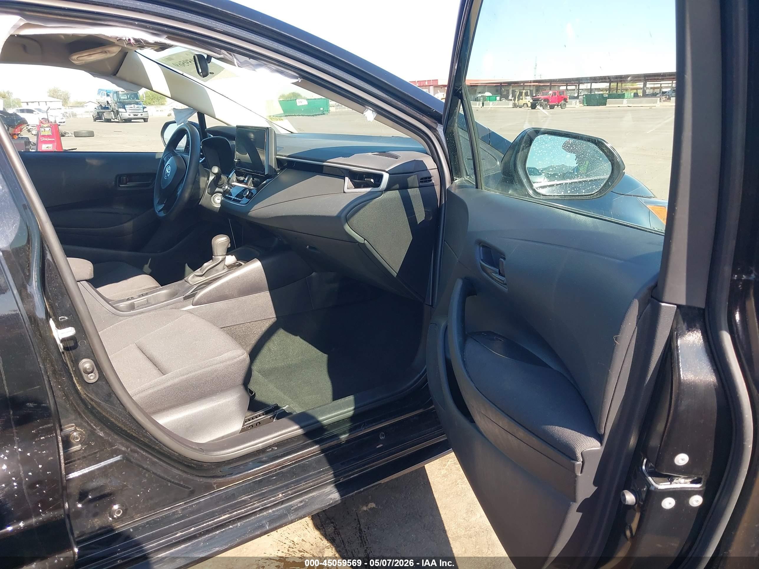 2025 Toyota Corolla Le Black vin: 5YFB4MDE3SP352539