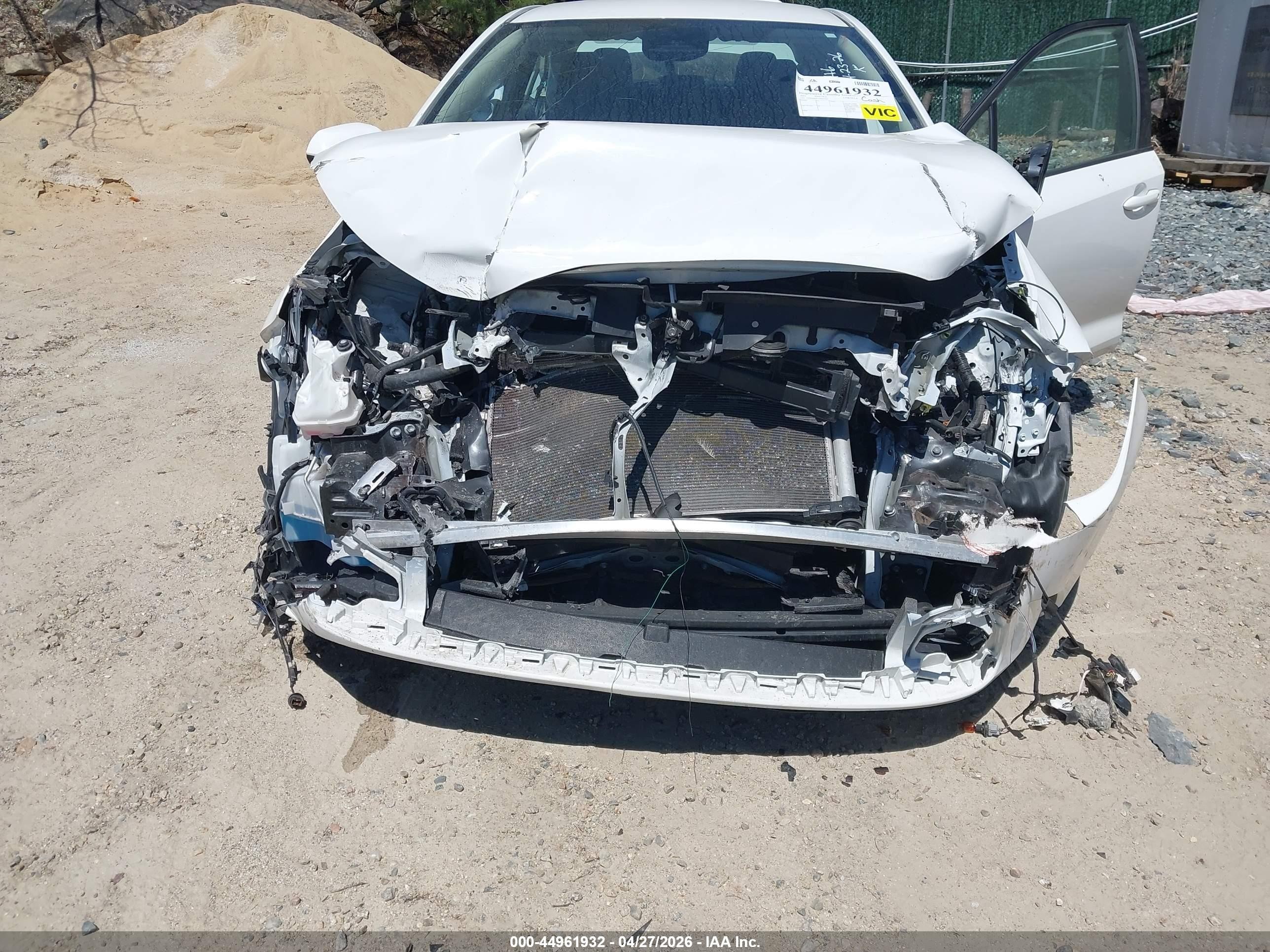 2023 Toyota Corolla Le White vin: 5YFB4MDE5PP003695