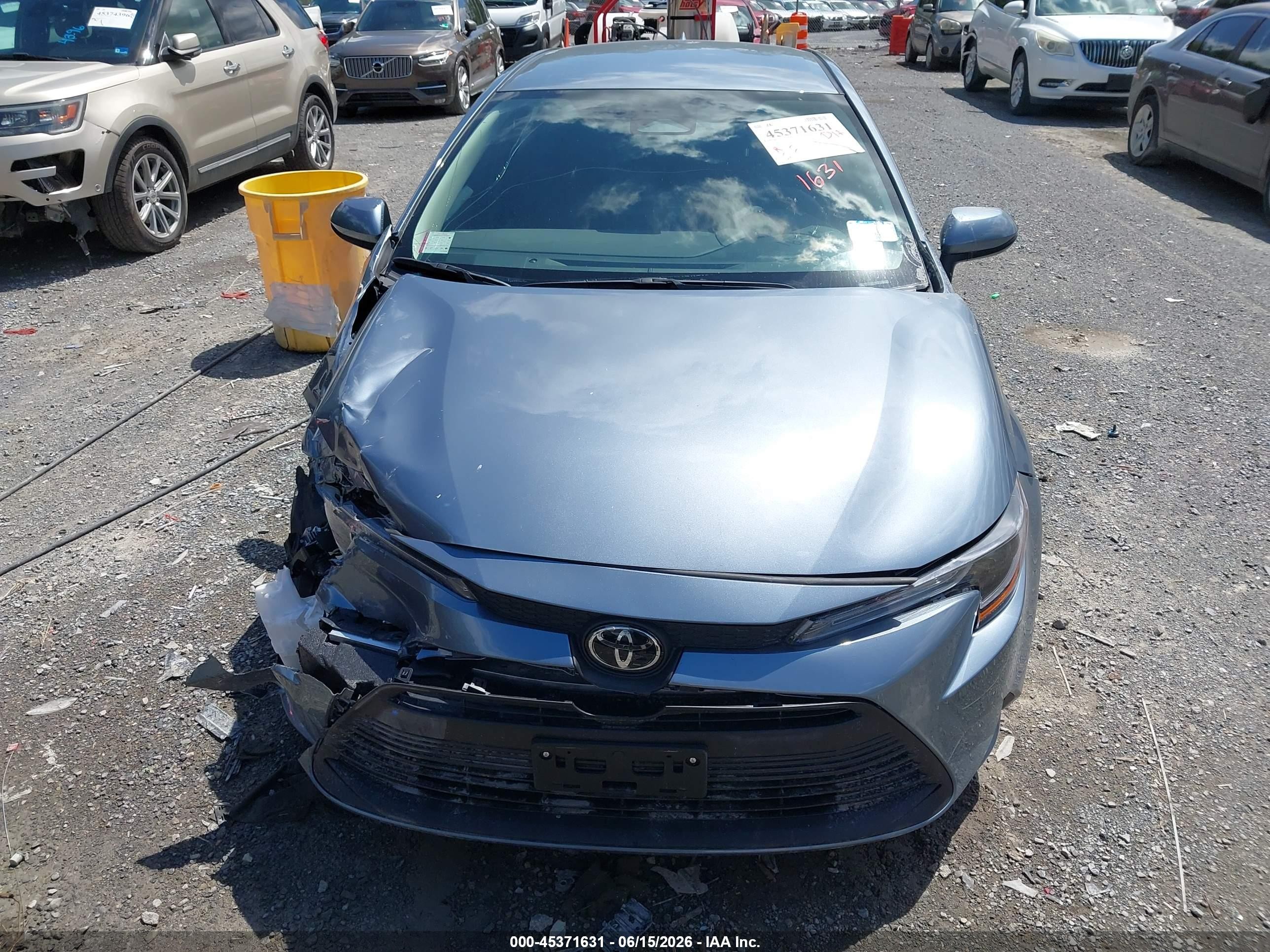 2026 Toyota Corolla Le Blue vin: 5YFB4MDE5TP445466