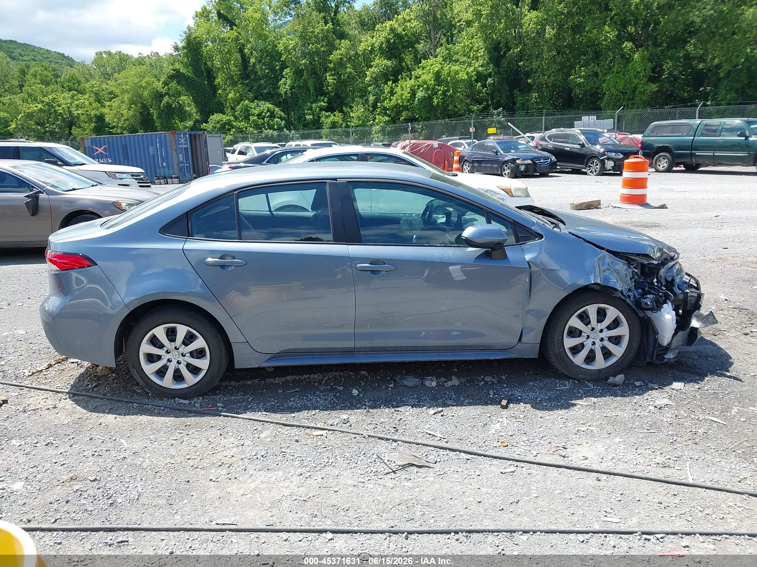 2026 Toyota Corolla Le Blue vin: 5YFB4MDE5TP445466