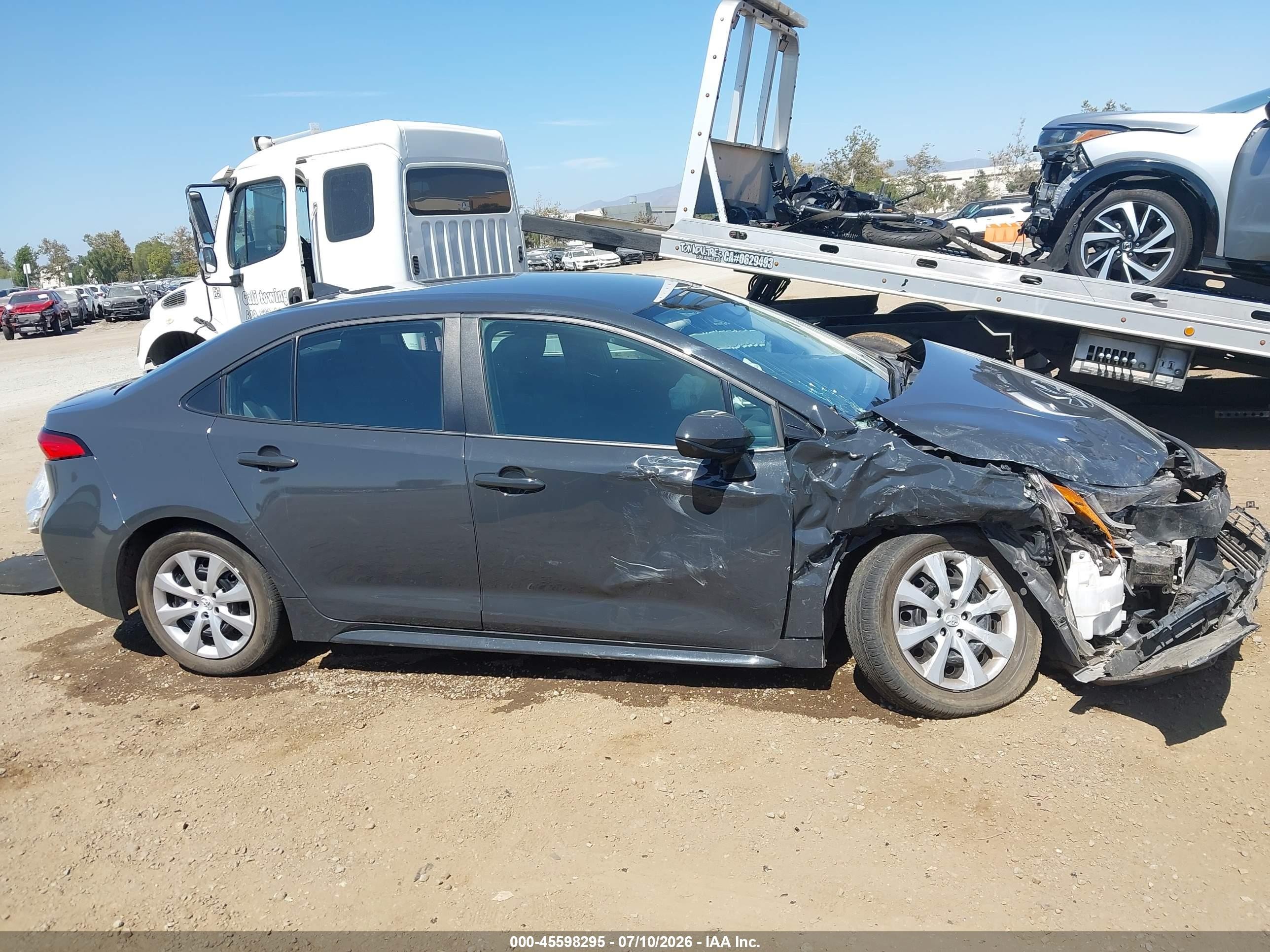 2025 Toyota Corolla Le Gray vin: 5YFB4MDE6SP302007