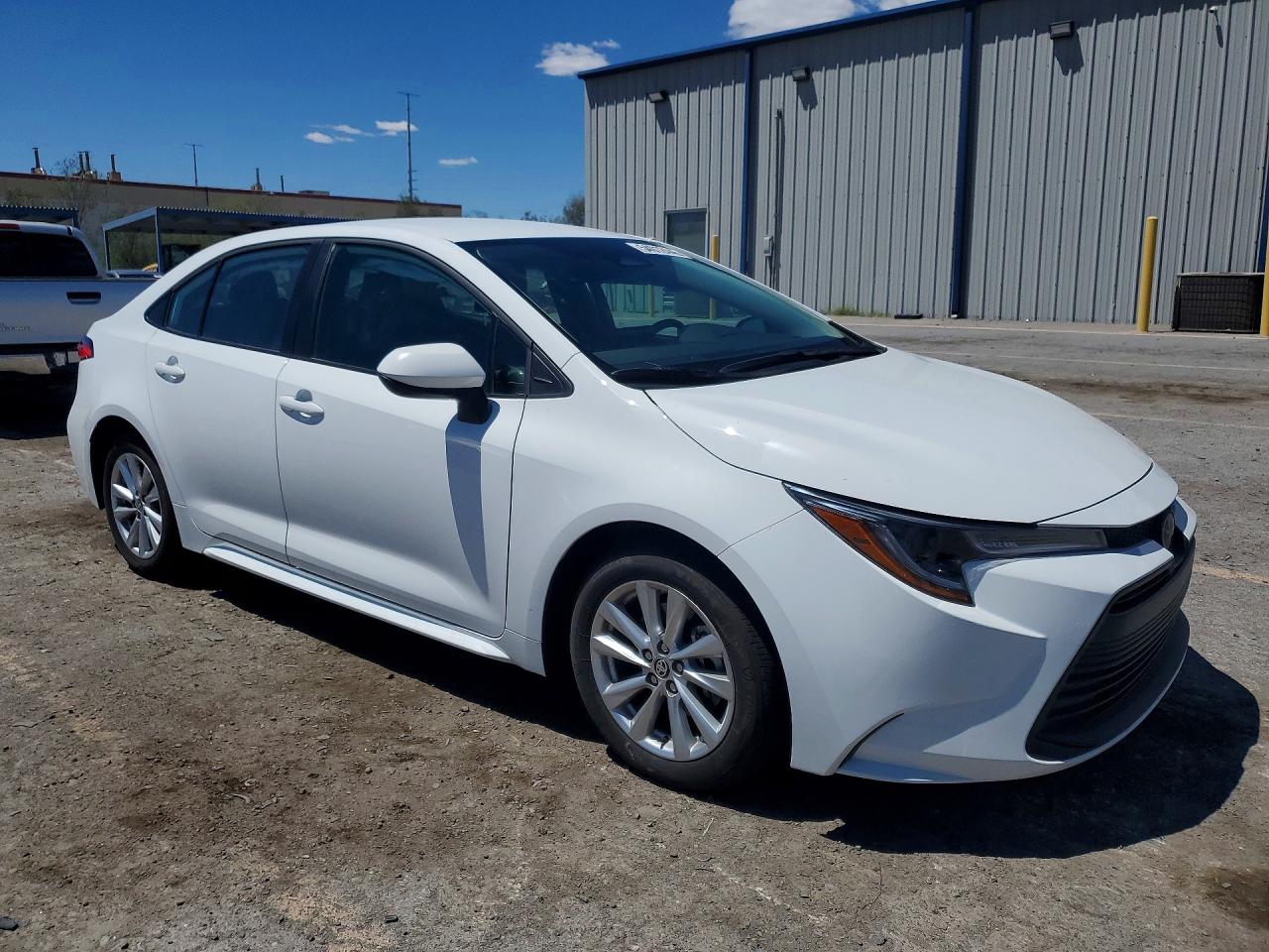 2025 Toyota Corolla Le White vin: 5YFB4MDE6SP338926
