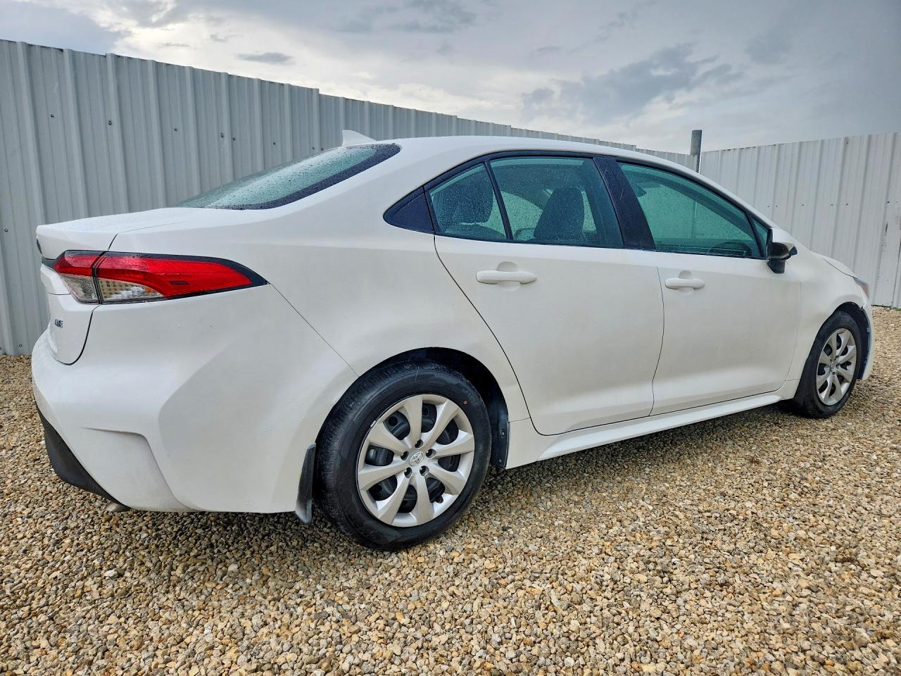 2026 Toyota Corolla Le White vin: 5YFB4MDE6TP376125