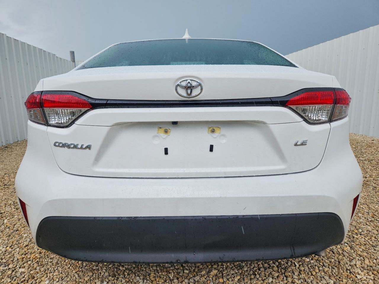 2026 Toyota Corolla Le White vin: 5YFB4MDE6TP376125
