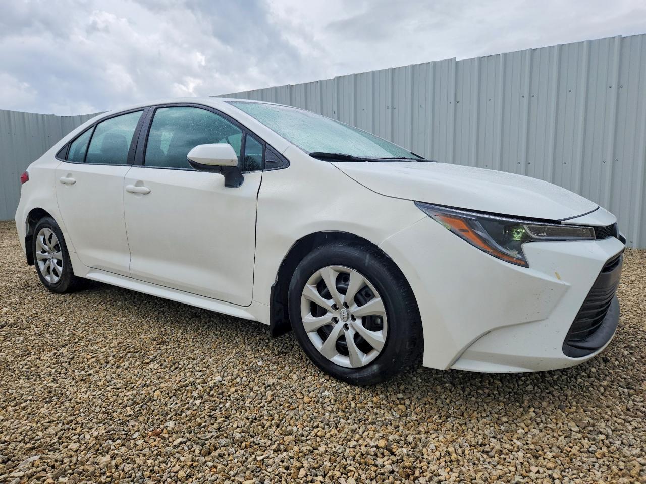 2026 Toyota Corolla Le White vin: 5YFB4MDE6TP376125