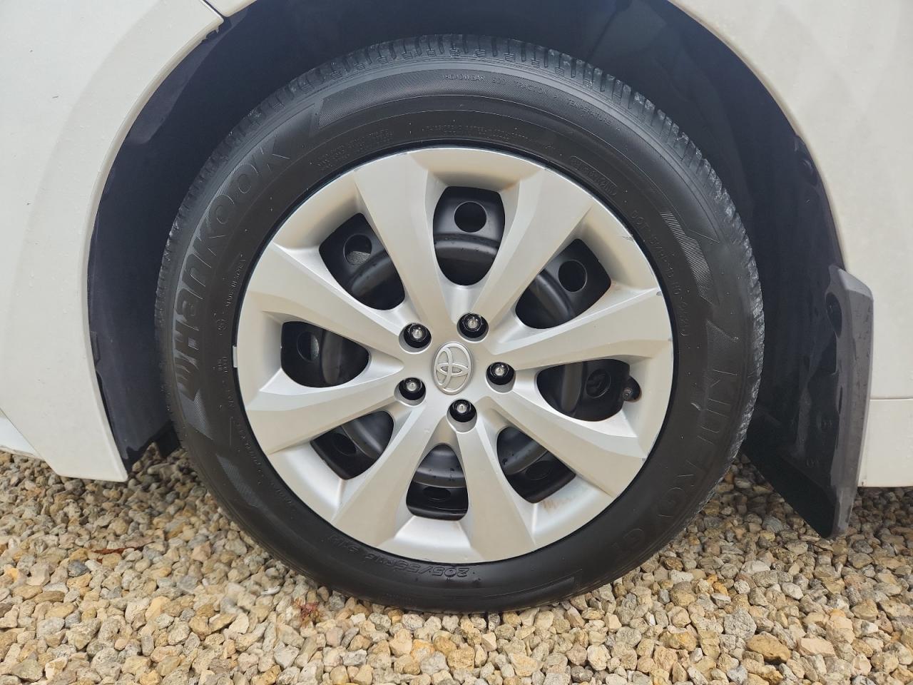 2026 Toyota Corolla Le White vin: 5YFB4MDE6TP376125 Damage: Left Front Wheel Cover, Curb Rash, 4 To 5 Inches