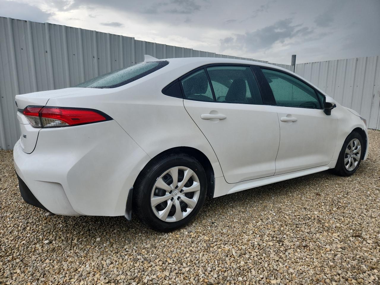 2026 Toyota Corolla Le White vin: 5YFB4MDE6TP376125 Damage: Right Qtr Panel, Dent(S) W/No Paint Dmg, 5 To 6 Inches