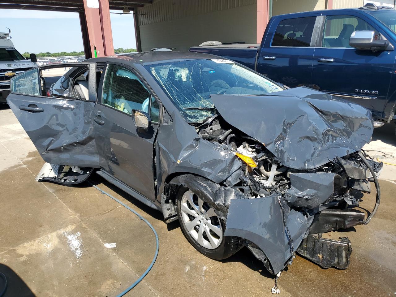 2024 Toyota Corolla Le Gray vin: 5YFB4MDE7RP216070 Damage: Grille, Broken, Replacement Required