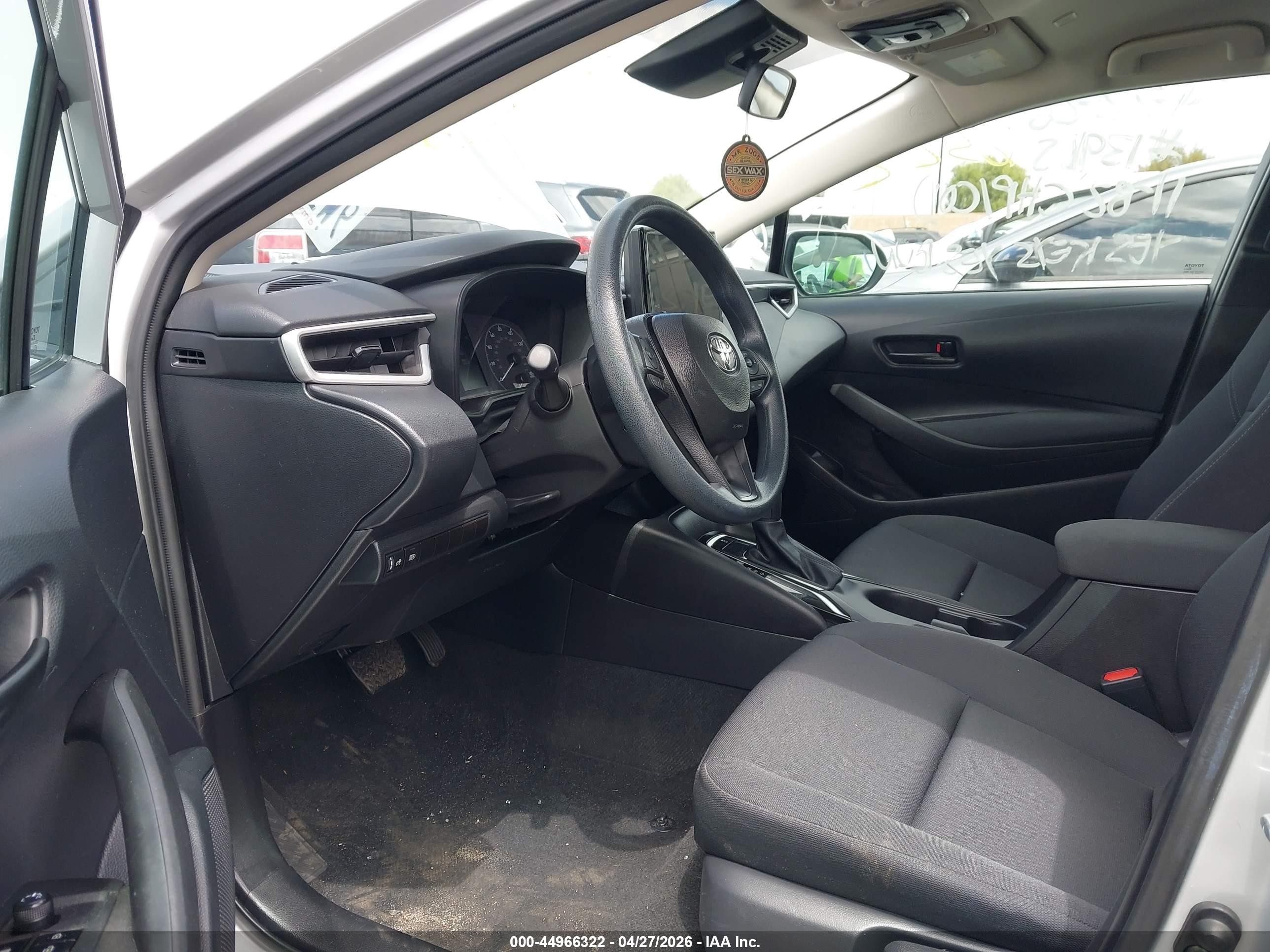 2025 Toyota Corolla Le Silver vin: 5YFB4MDE7SP269731